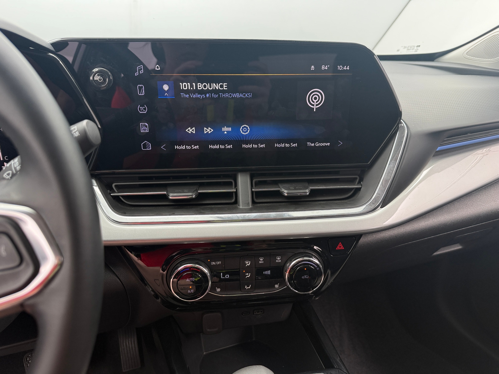 Thumbnail: 2025 Chevrolet Trax - 4
