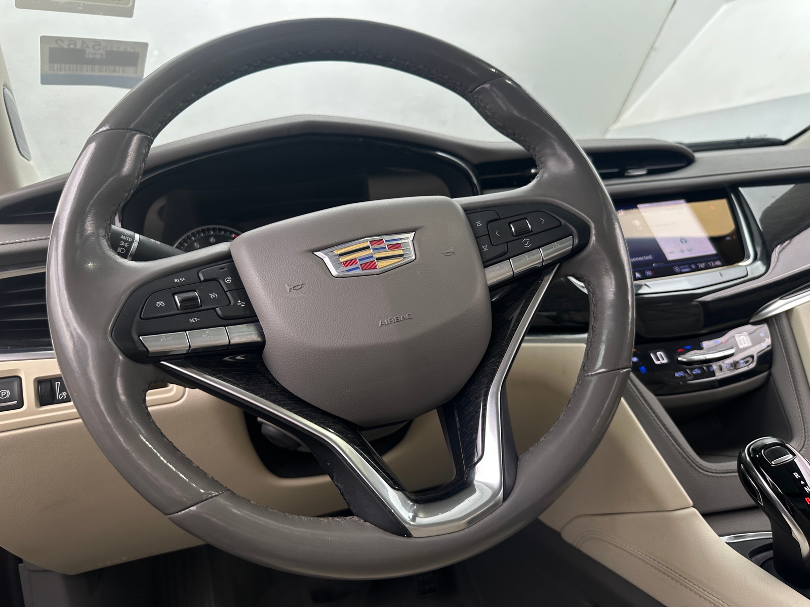 Thumbnail: 2023 Cadillac XT6 - 4