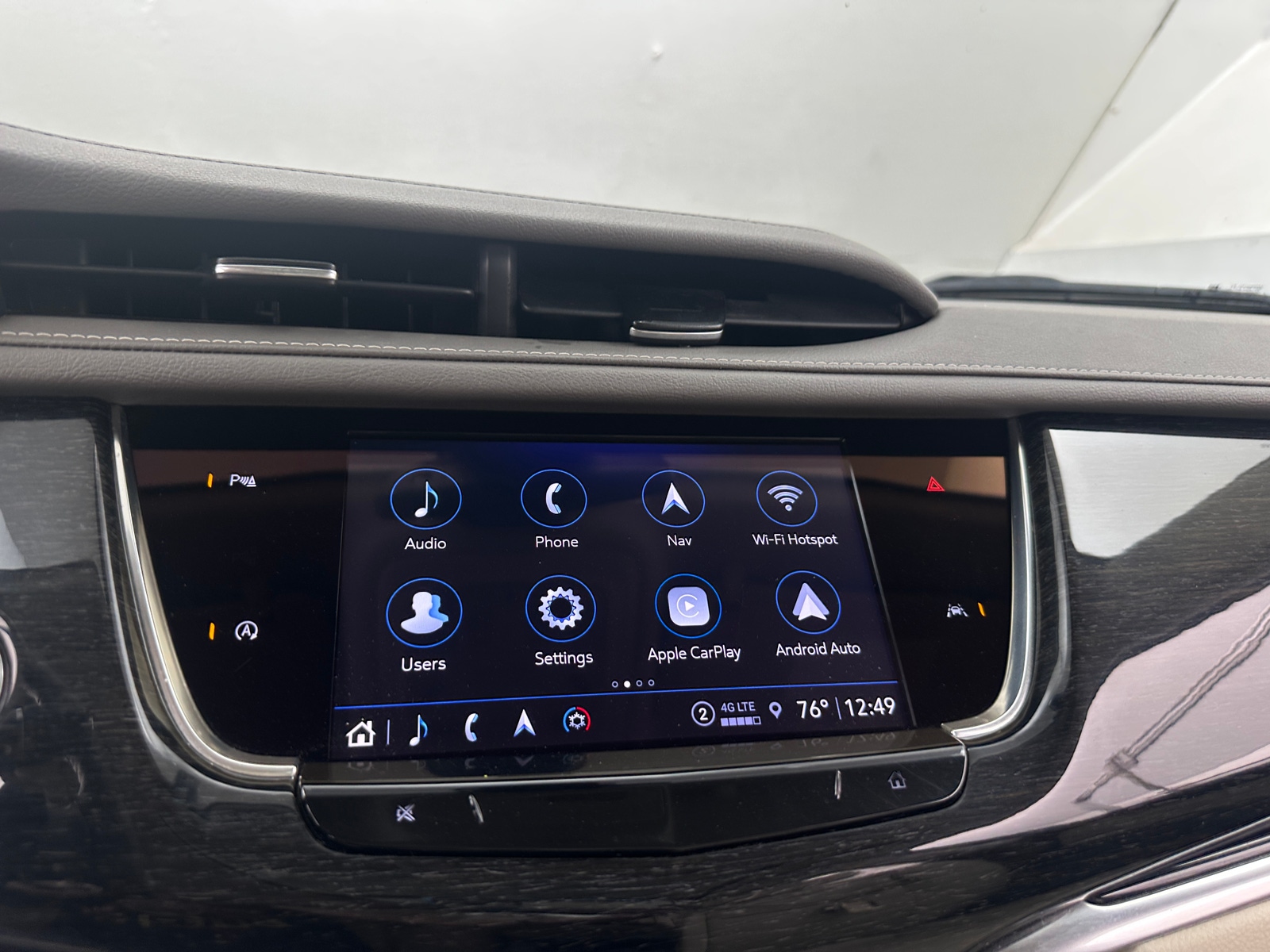 Thumbnail: 2023 Cadillac XT6 - 3