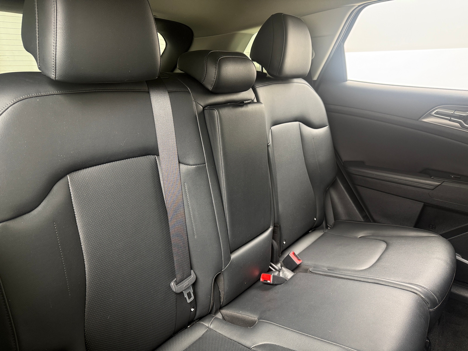 Thumbnail: 2023 Kia Sportage - 5