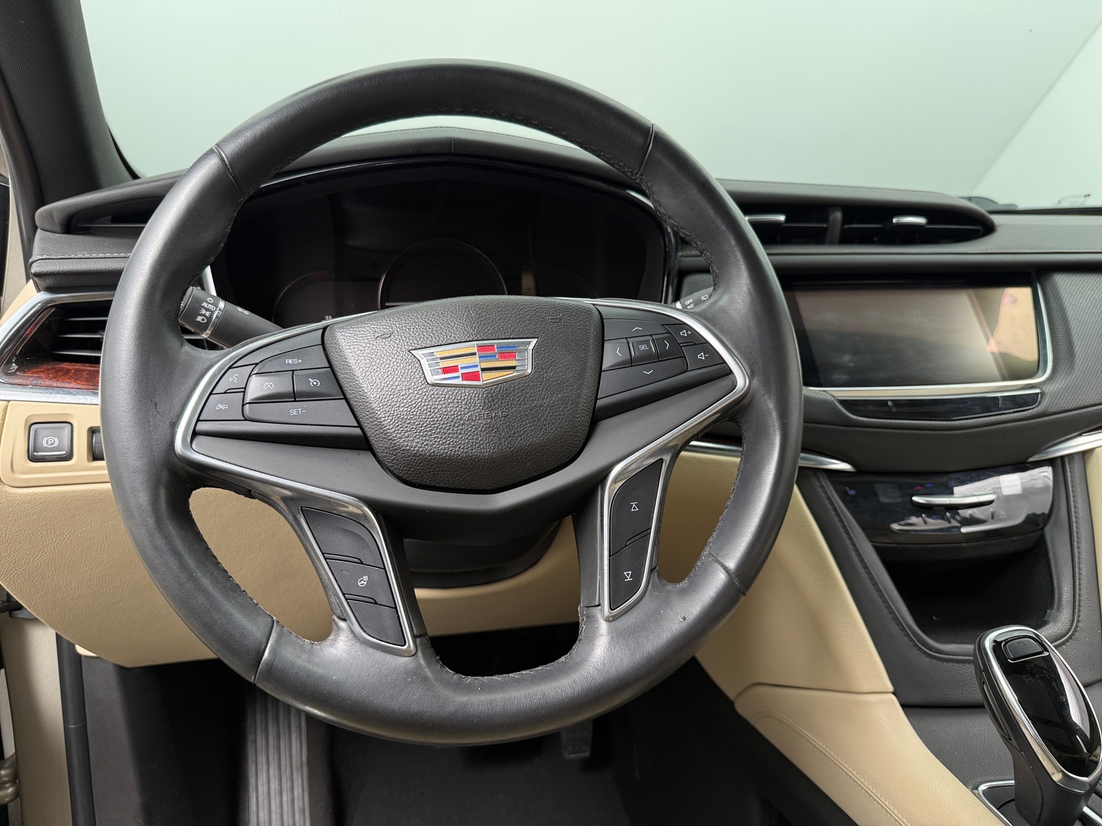 Thumbnail: 2017 Cadillac XT5 - 4