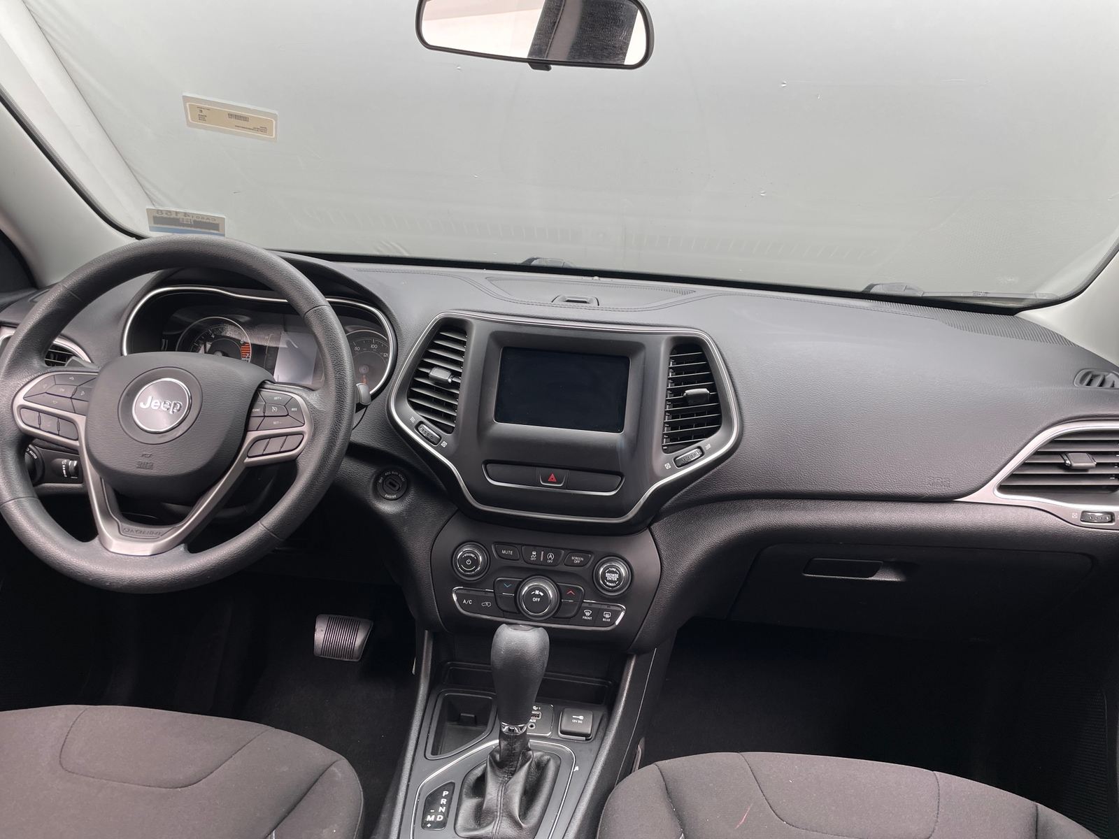 Thumbnail: 2019 Jeep Cherokee - 3