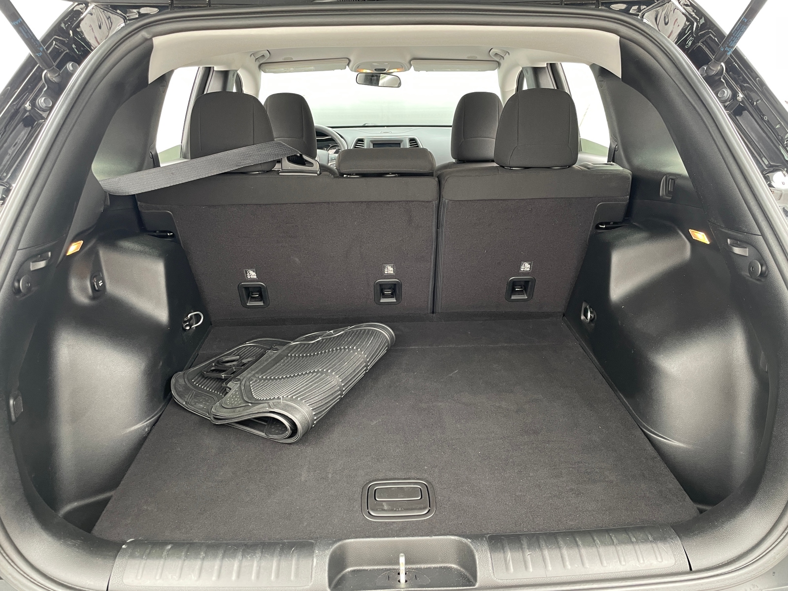 Thumbnail: 2019 Jeep Cherokee - 7