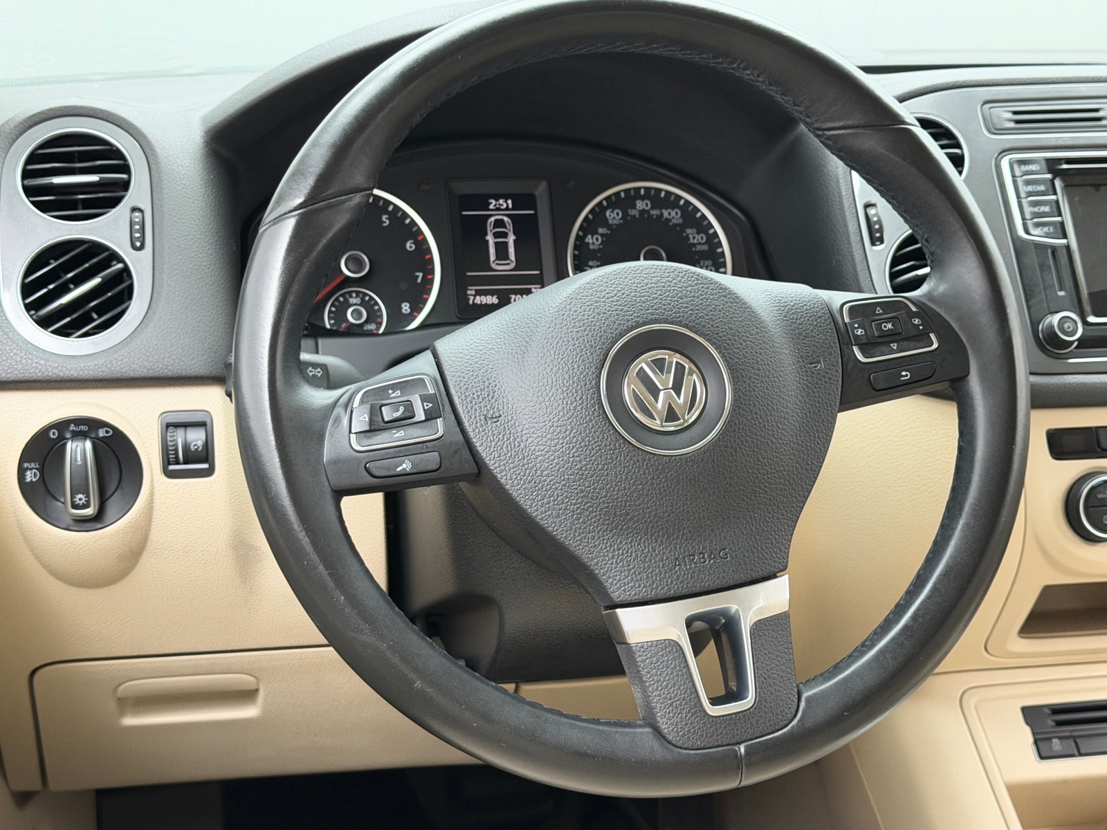 Thumbnail: 2017 Volkswagen Tiguan - 4