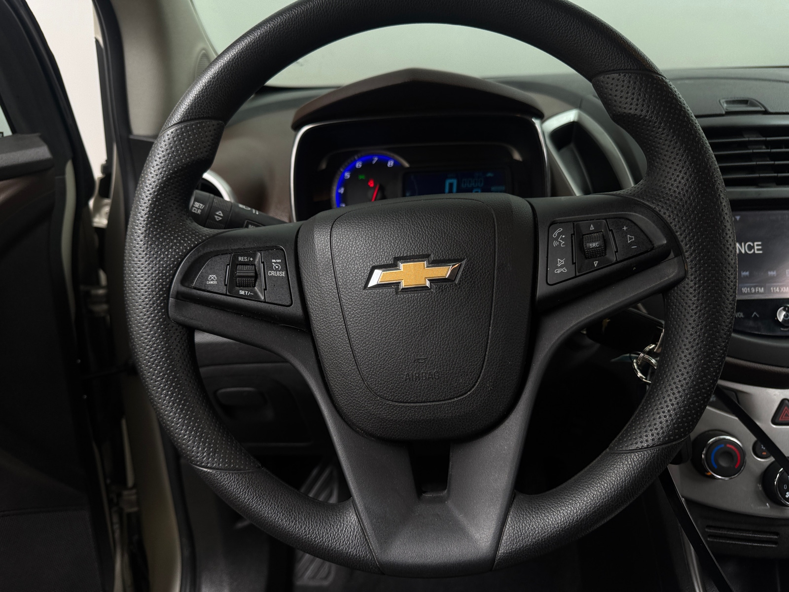 Thumbnail: 2016 Chevrolet Trax - 5