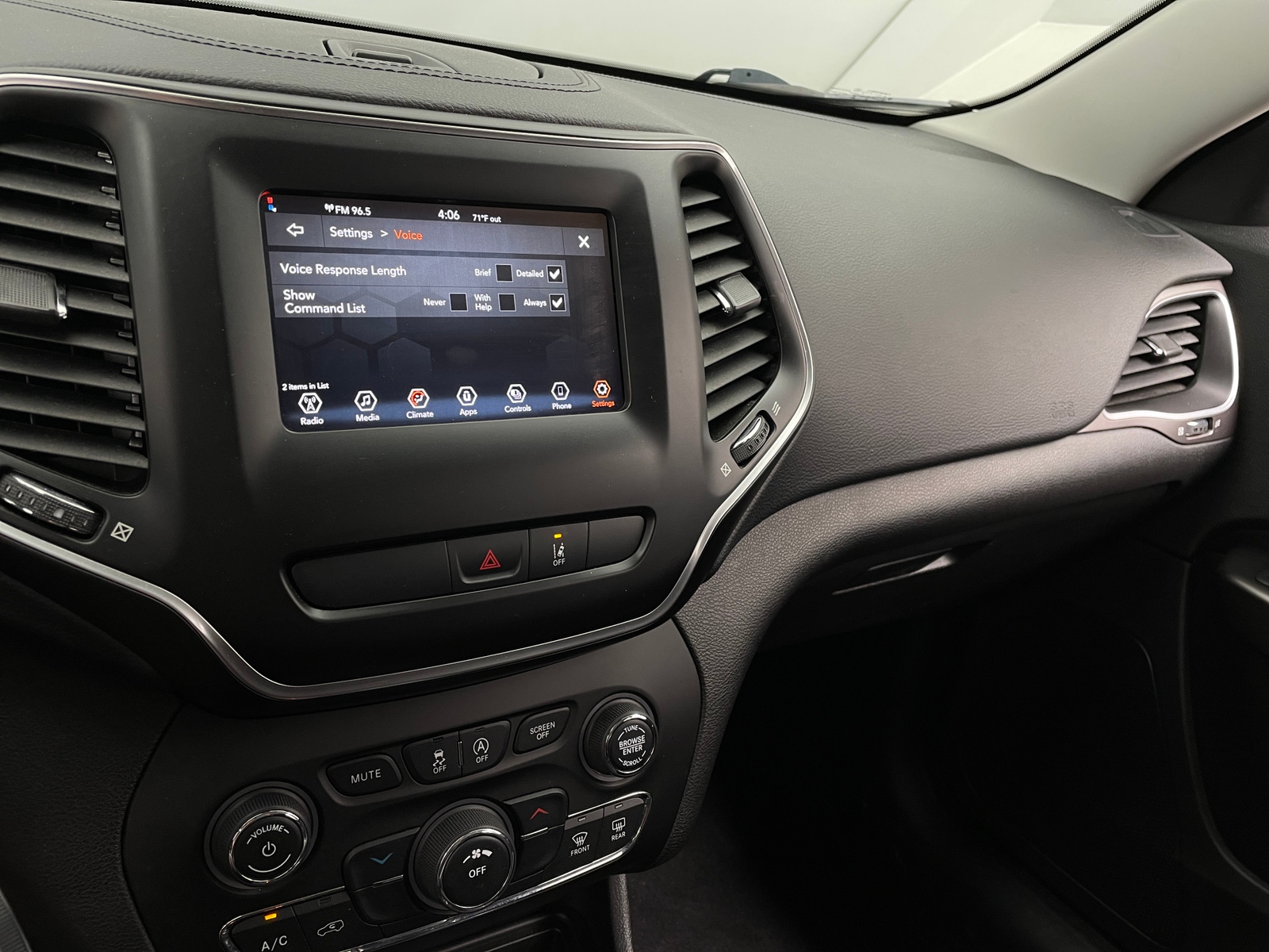 Thumbnail: 2021 Jeep Cherokee - 4