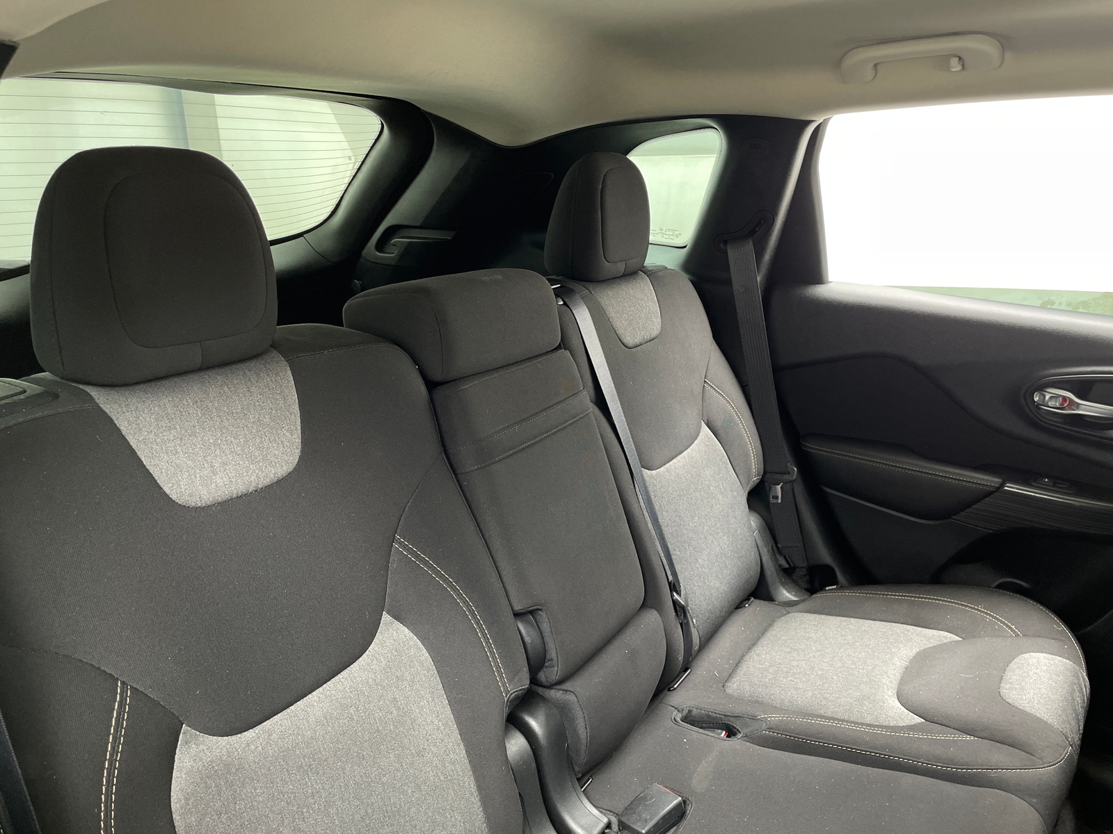 Thumbnail: 2016 Jeep Cherokee - 6