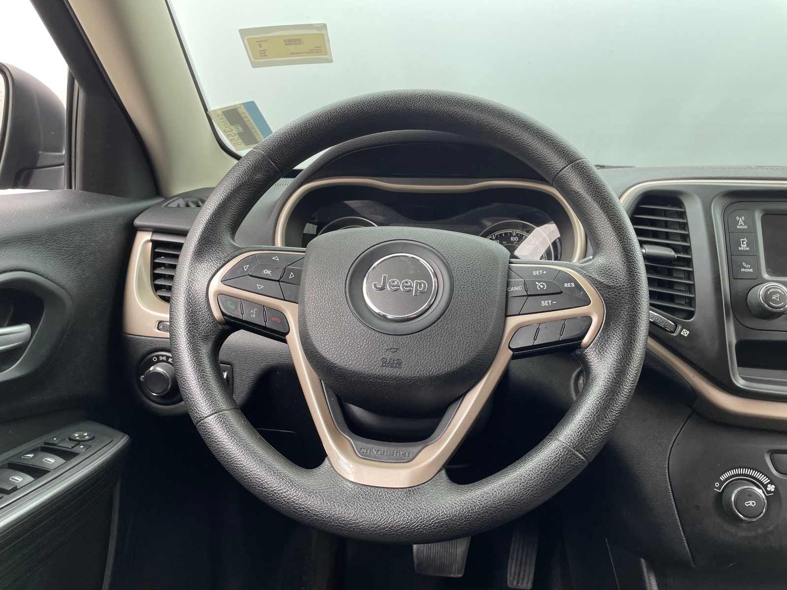 Thumbnail: 2016 Jeep Cherokee - 5