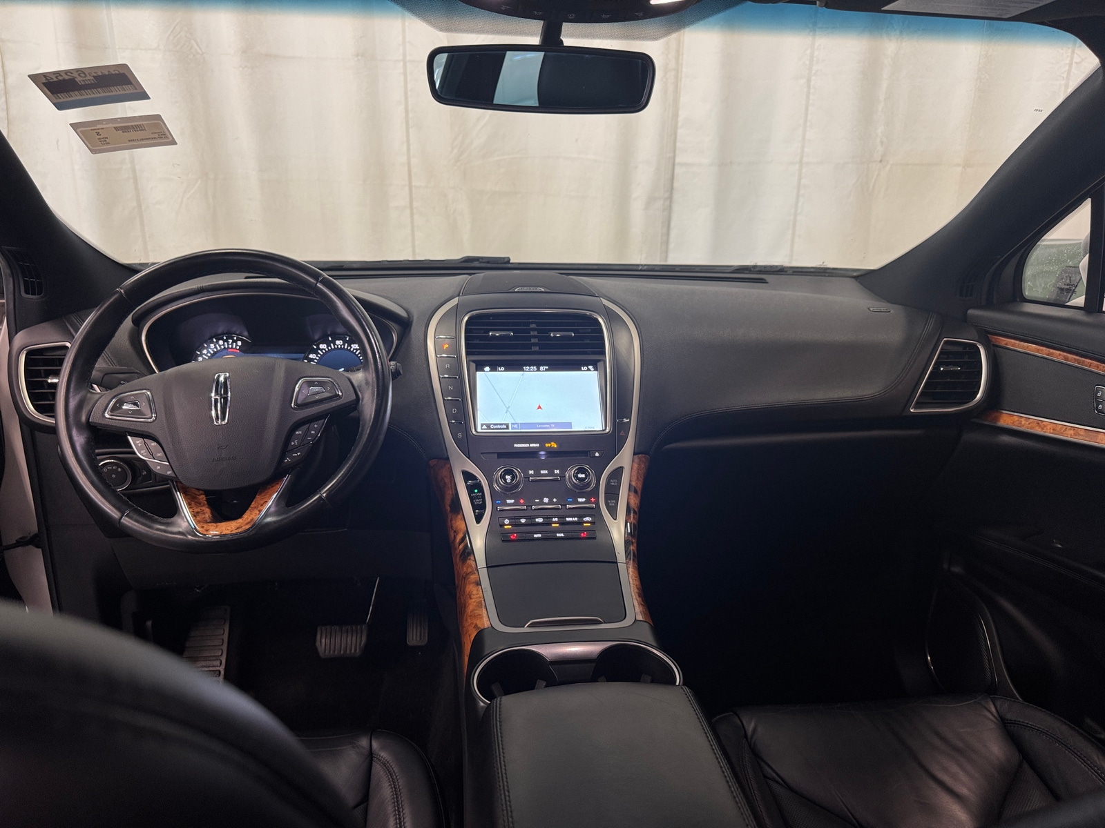 Thumbnail: 2017 Lincoln MKX - 2