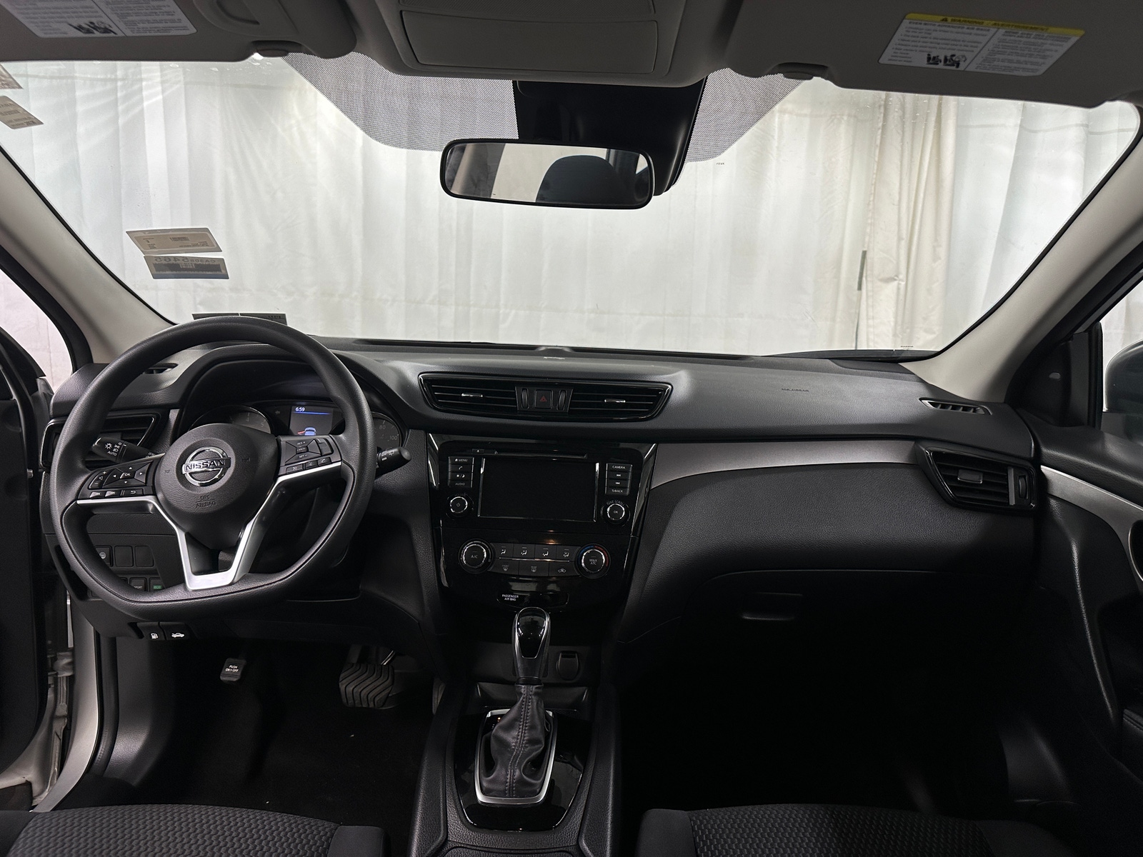 Thumbnail: 2020 Nissan Rogue Sport - 3