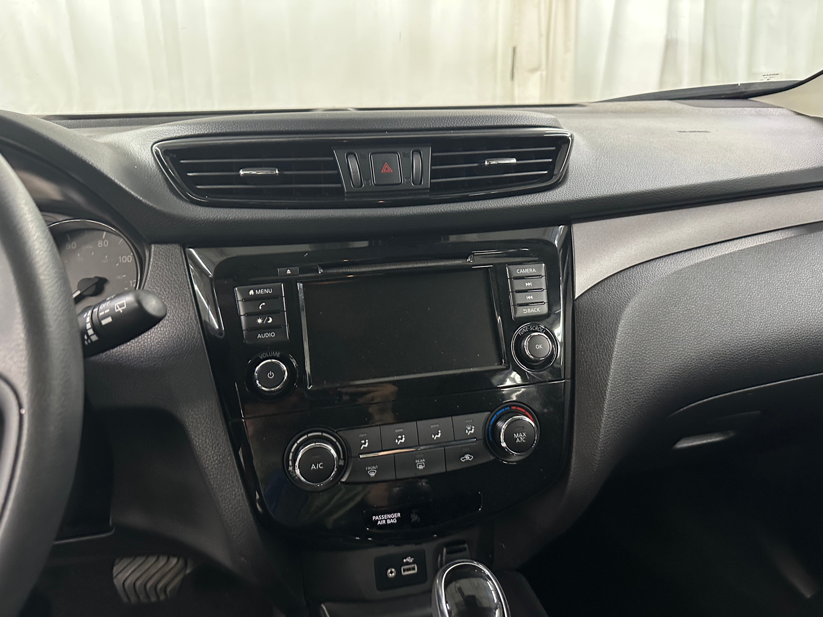 Thumbnail: 2020 Nissan Rogue Sport - 4