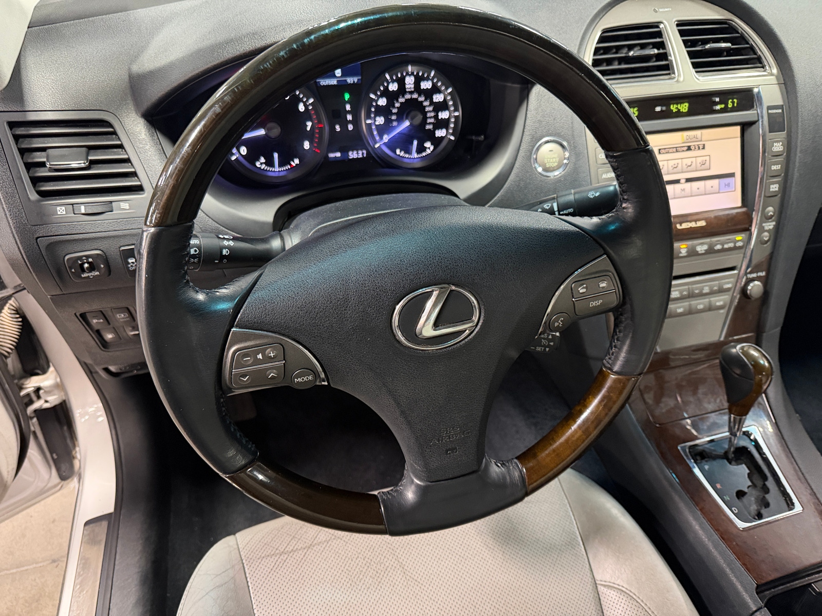 Thumbnail: 2011 Lexus ES - 4