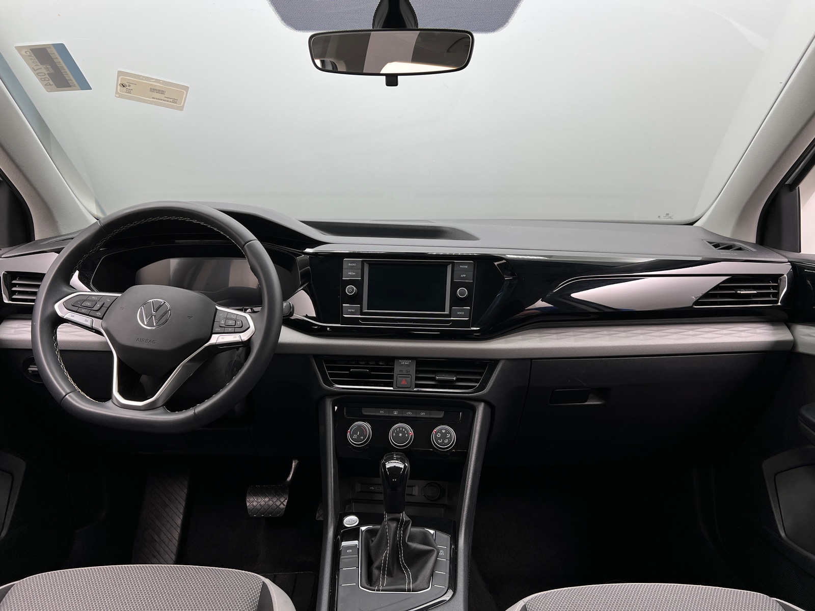 Thumbnail: 2023 Volkswagen Taos - 3