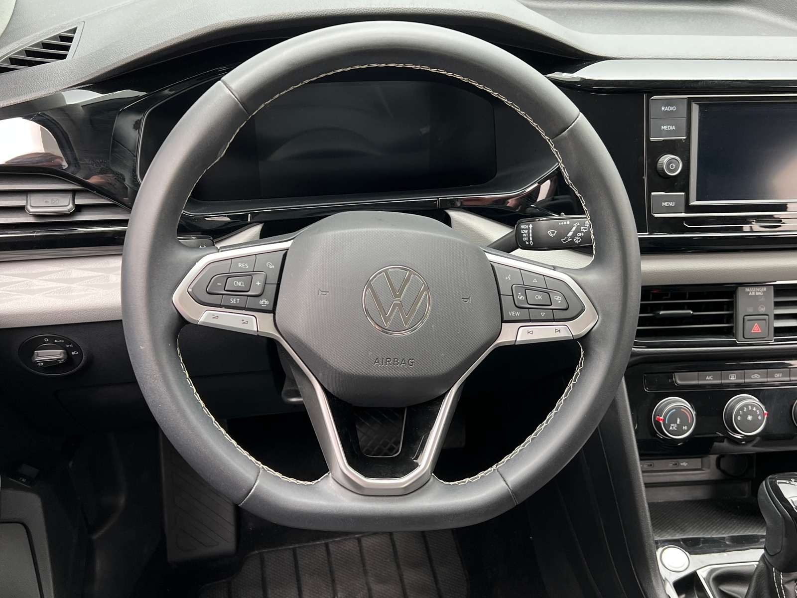 Thumbnail: 2023 Volkswagen Taos - 5