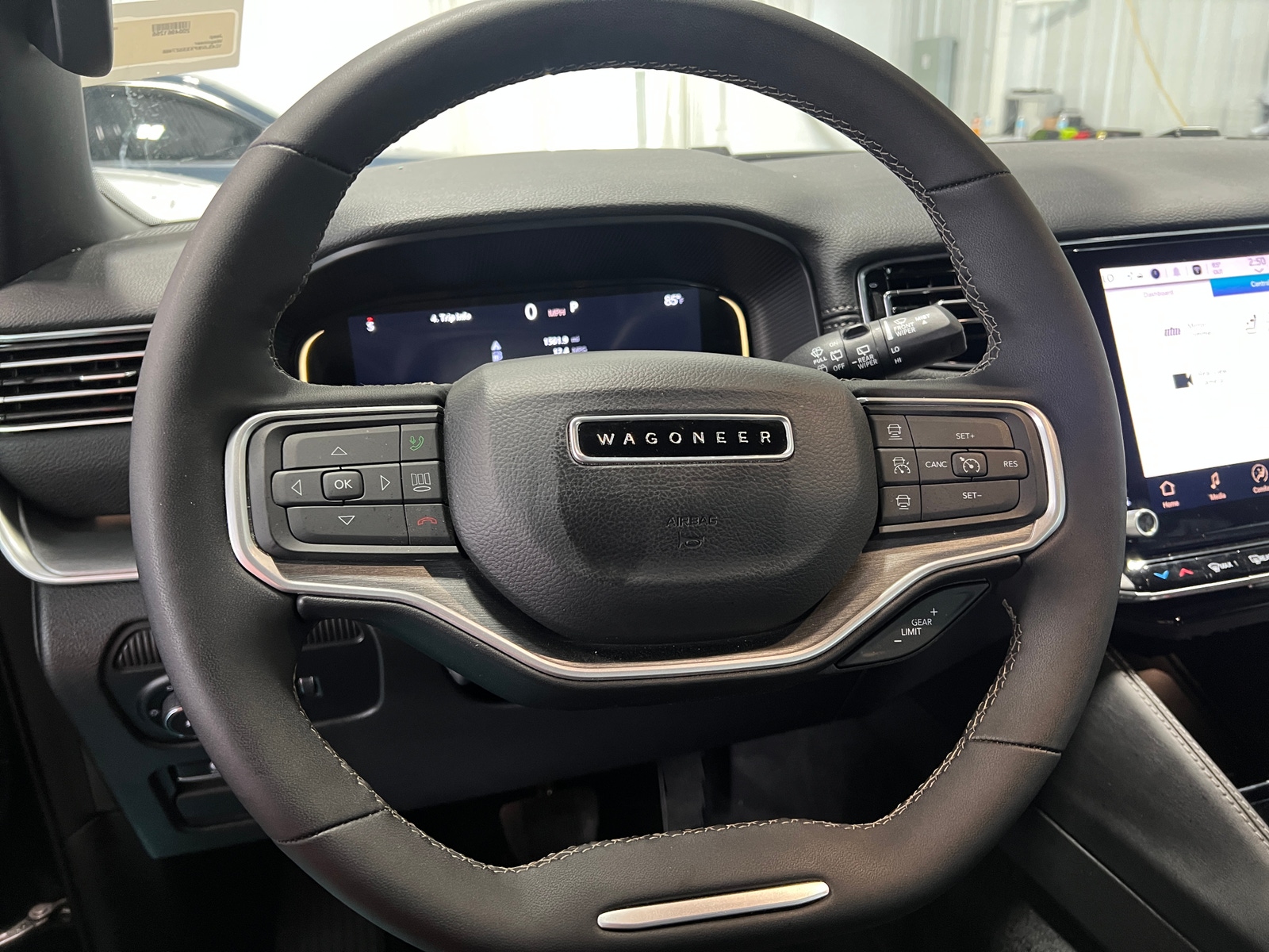 Thumbnail: 2025 Jeep Wagoneer - 4