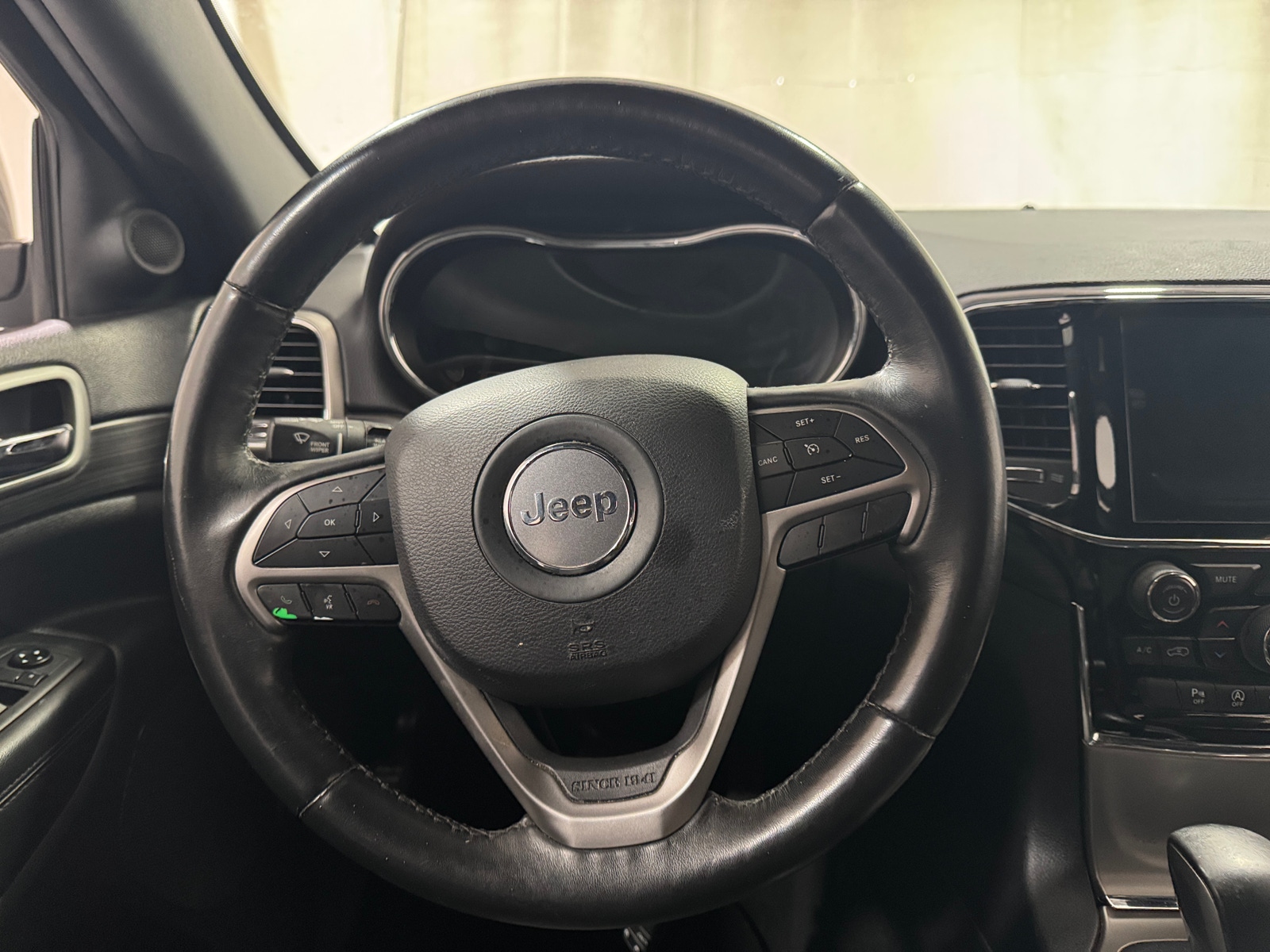 Thumbnail: 2019 Jeep Grand Cherokee - 5