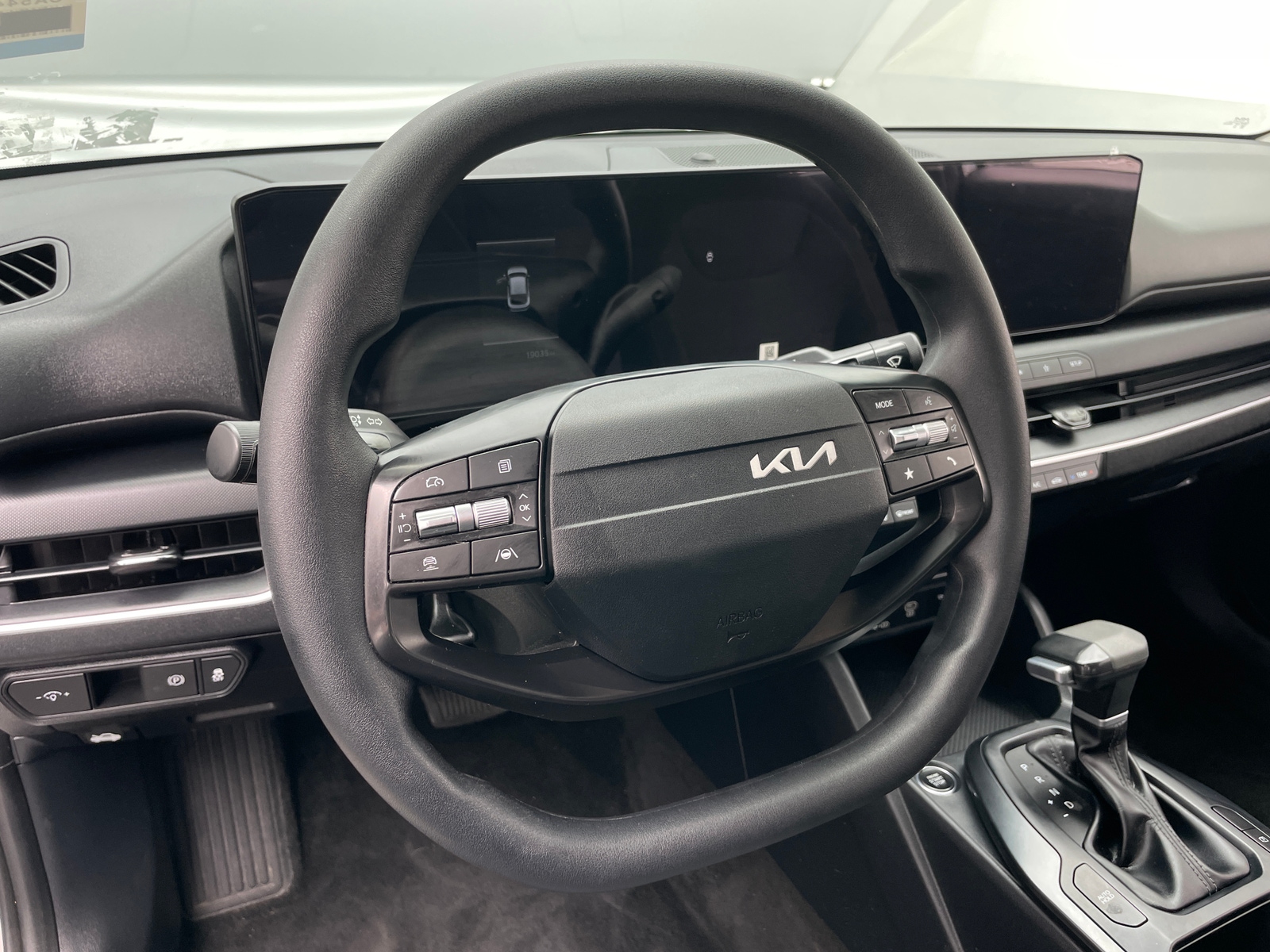 Thumbnail: 2025 Kia K4 - 5