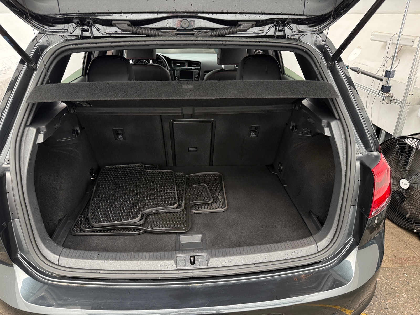 Thumbnail: 2017 Volkswagen Golf - 6