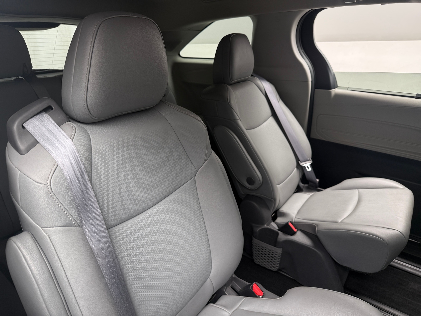 Thumbnail: 2021 Toyota Sienna - 5