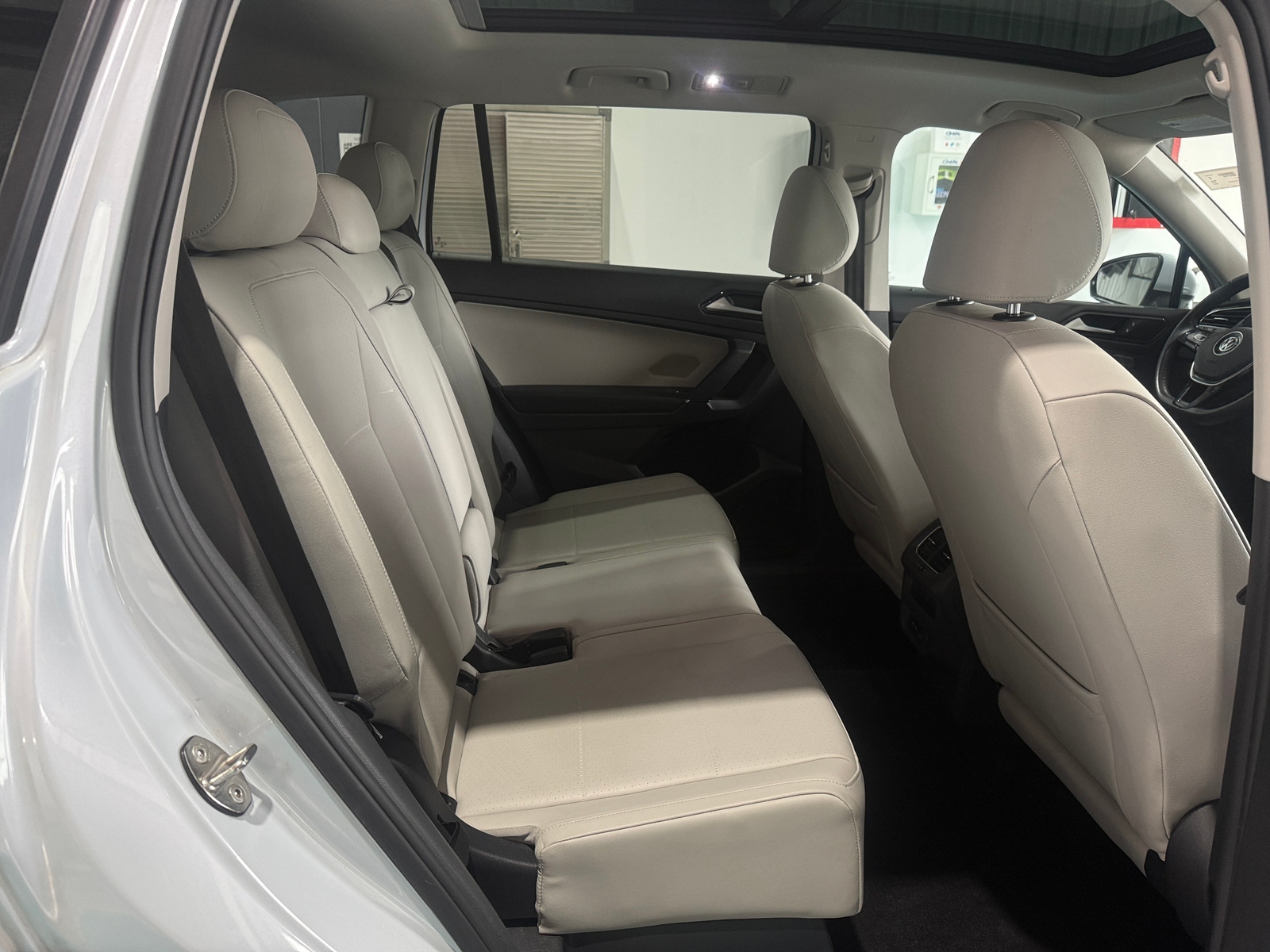 Thumbnail: 2018 Volkswagen Tiguan - 5