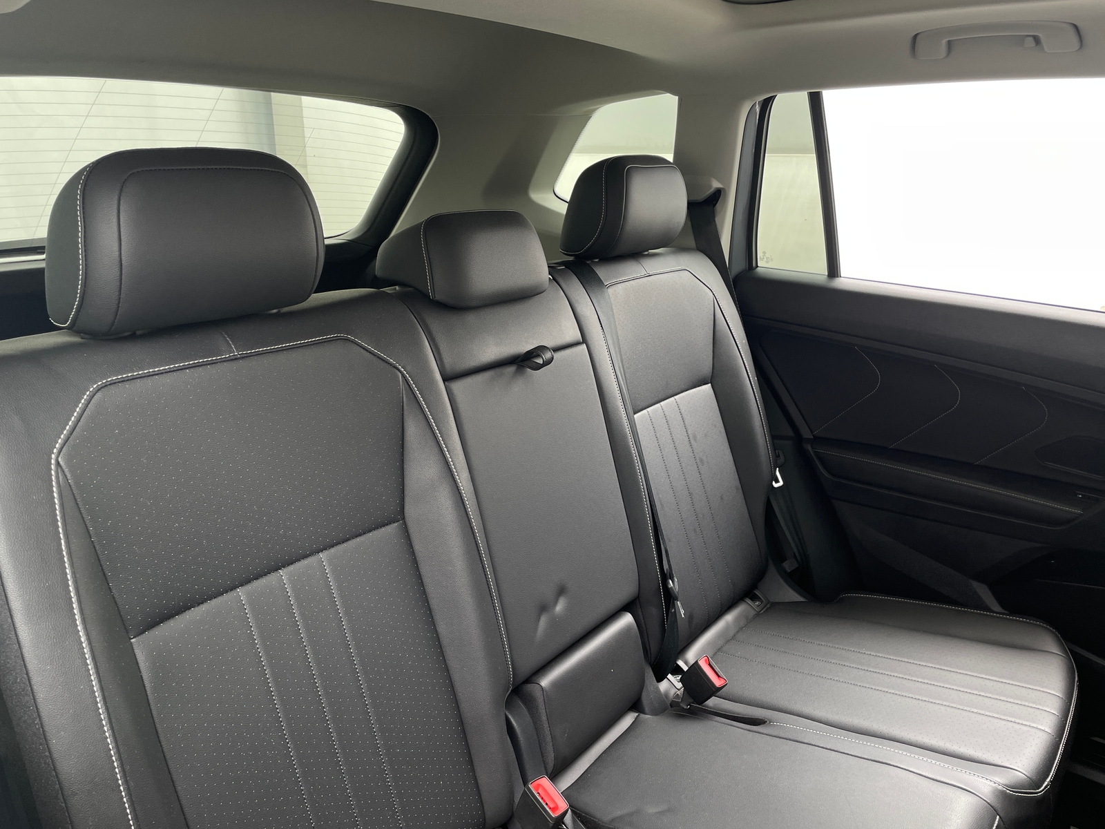 Thumbnail: 2023 Volkswagen Tiguan - 6