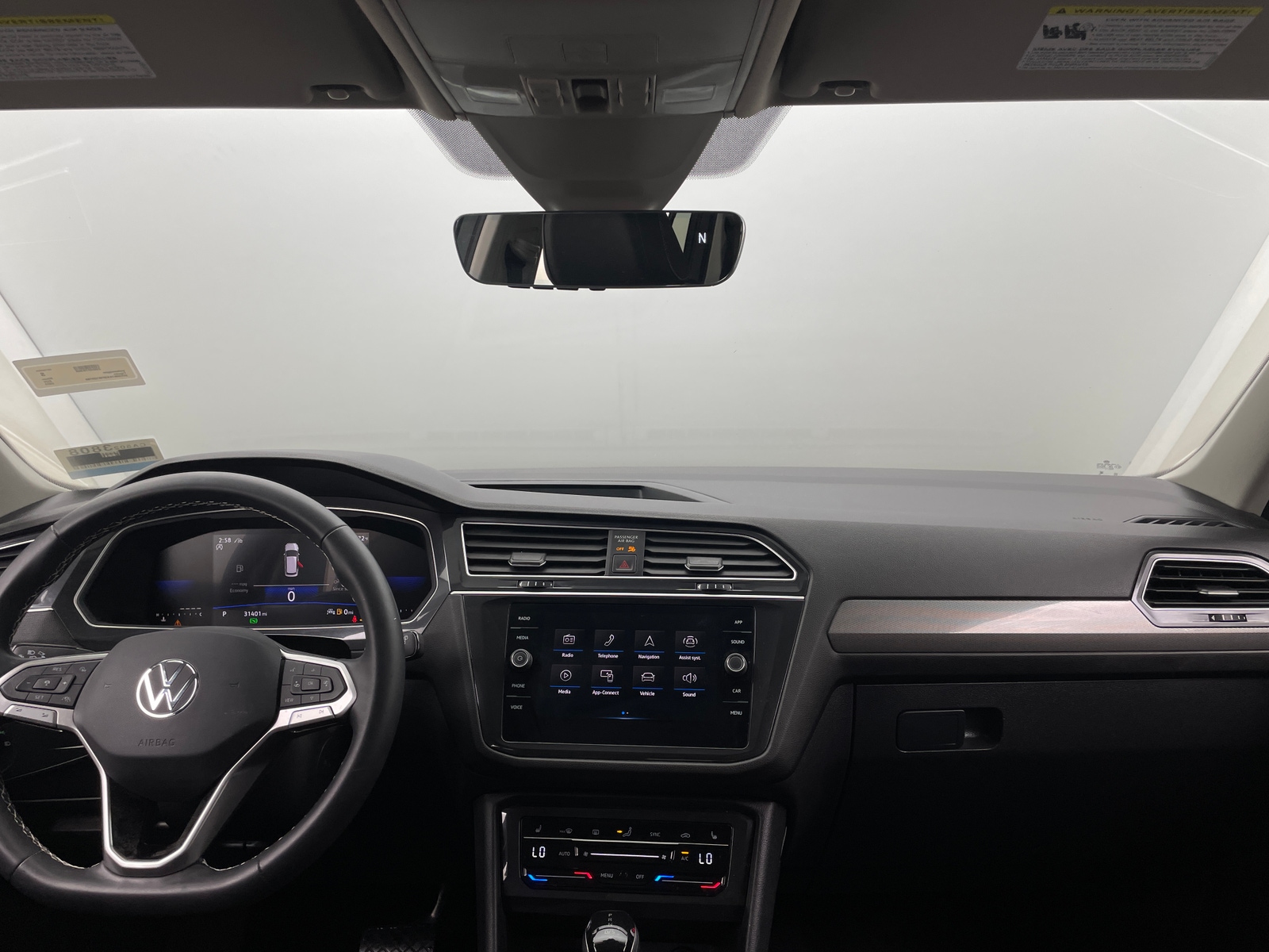 Thumbnail: 2023 Volkswagen Tiguan - 3