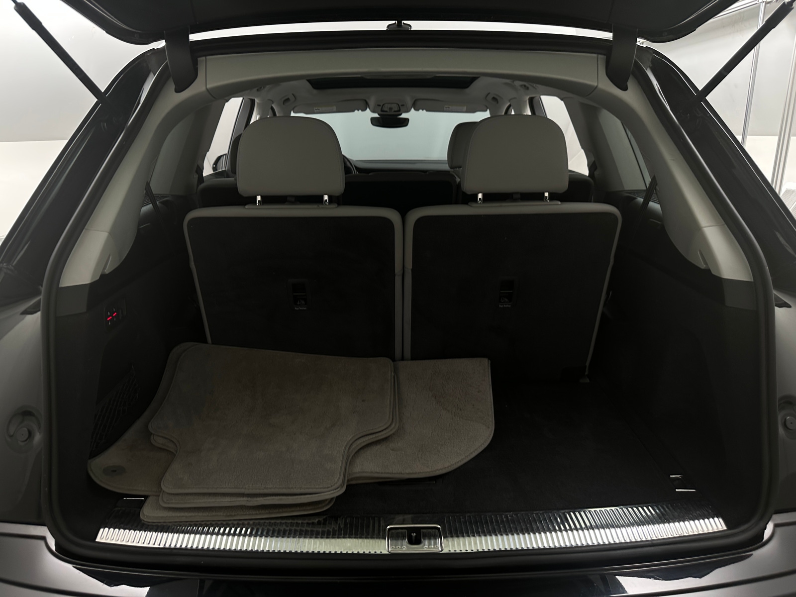 Thumbnail: 2024 Audi Q7 - 6
