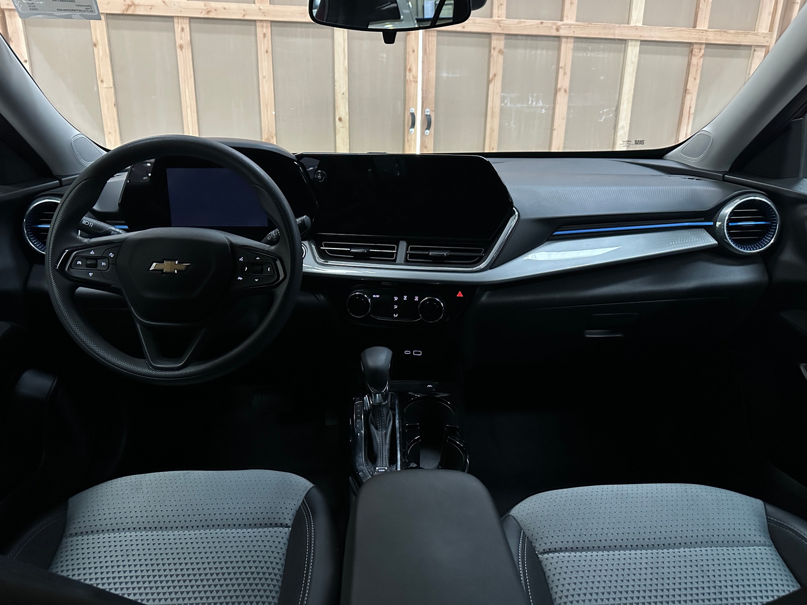 Thumbnail: 2025 Chevrolet Trax - 3