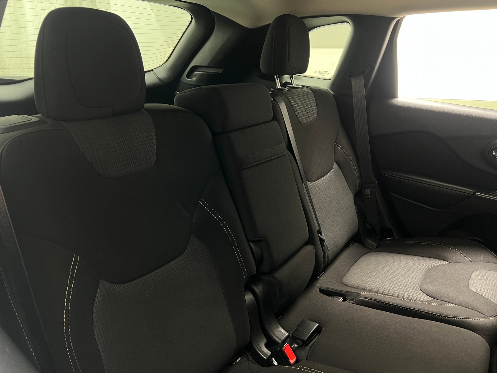 Thumbnail: 2015 Jeep Cherokee - 6