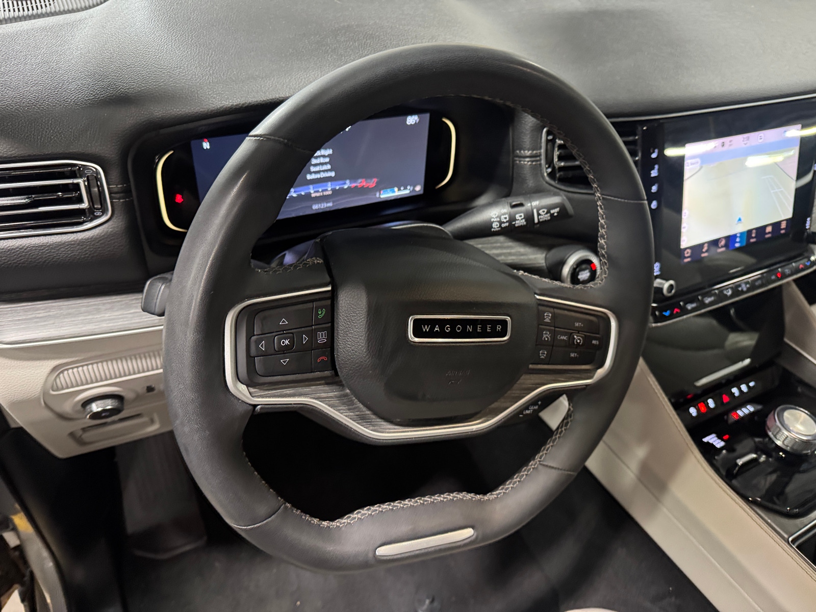 Thumbnail: 2024 Jeep Wagoneer - 4