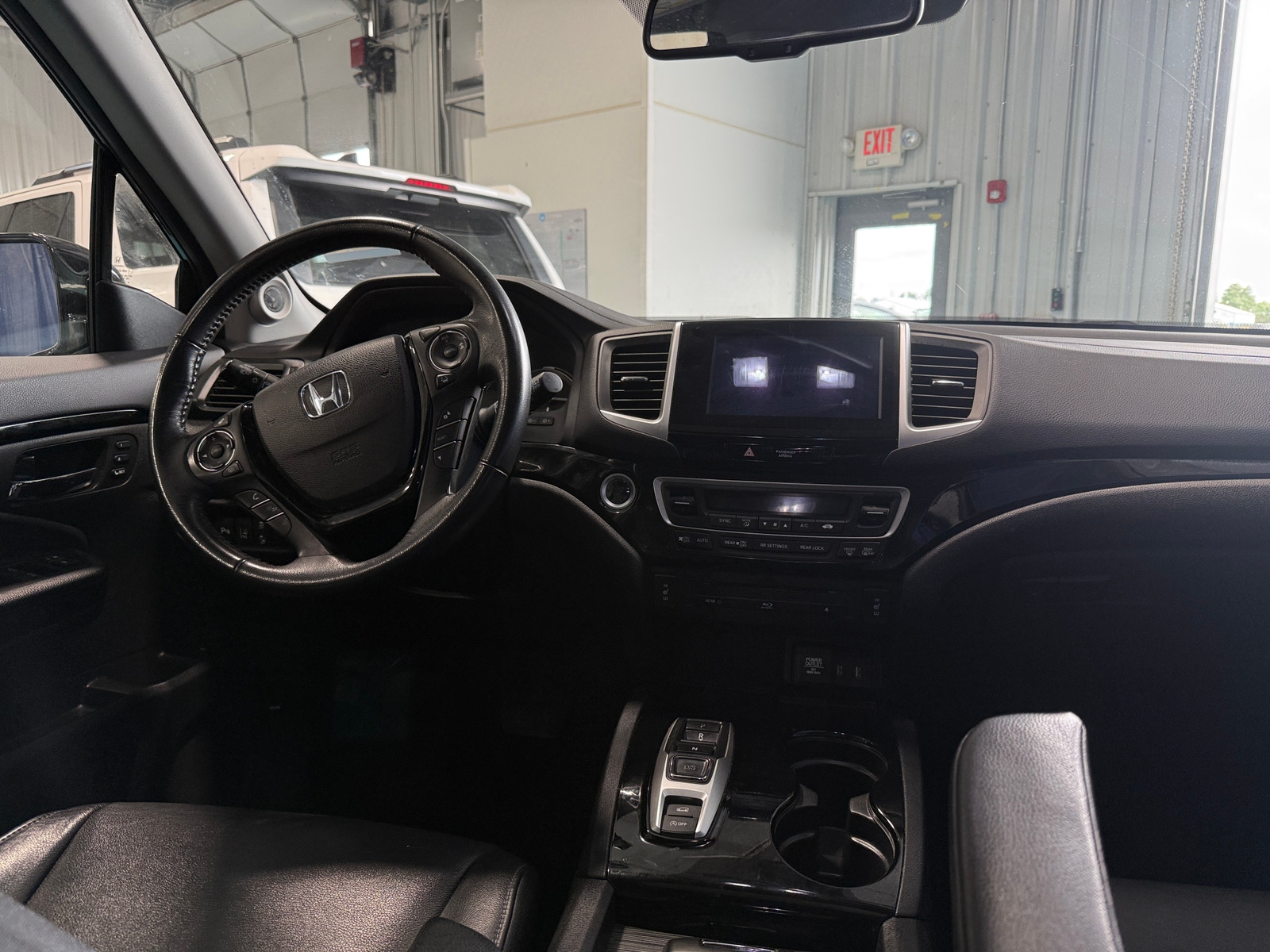 Thumbnail: 2017 Honda Pilot - 2