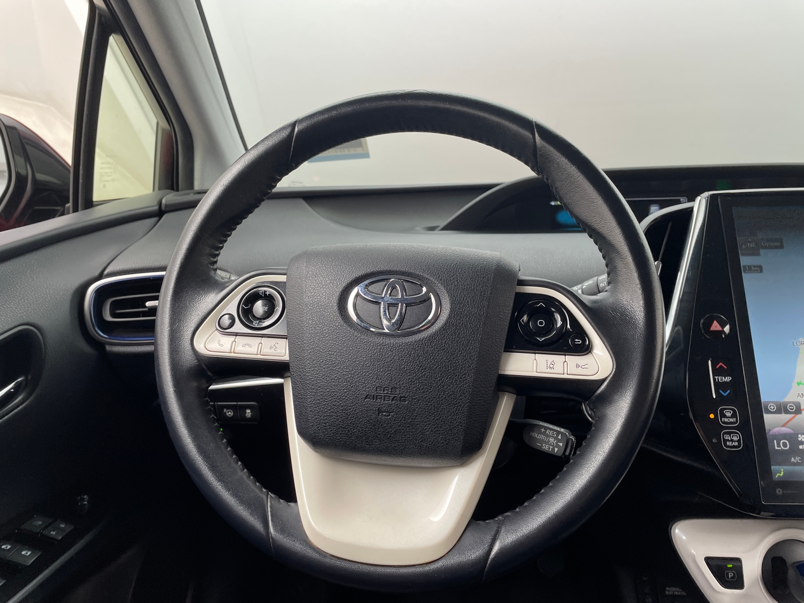 Thumbnail: 2018 Toyota Prius - 5