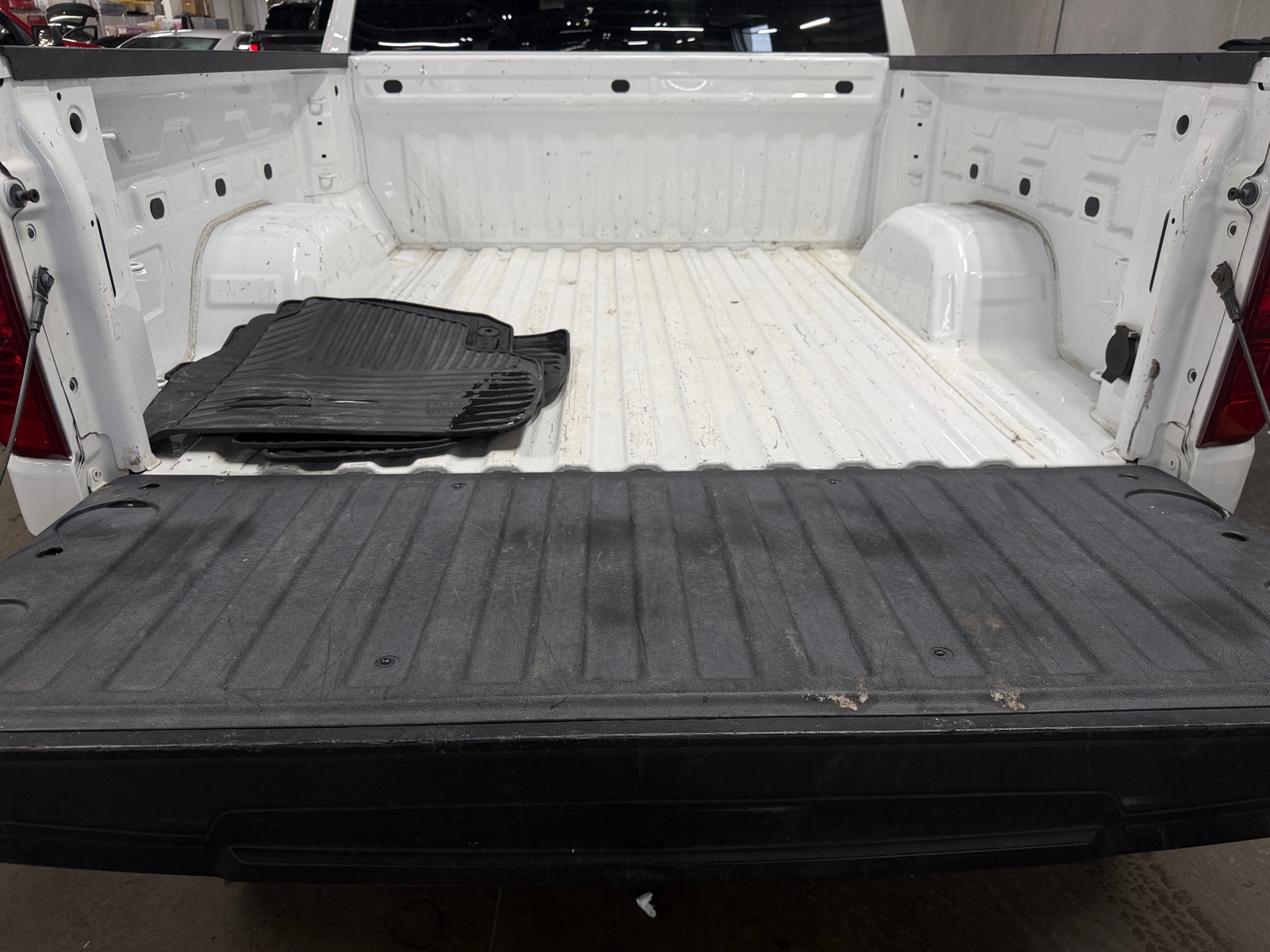 Thumbnail: 2023 Chevrolet Silverado 1500 - 7