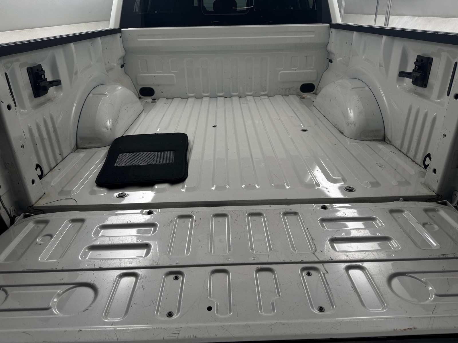 Thumbnail: 2020 Ford Econoline - 6