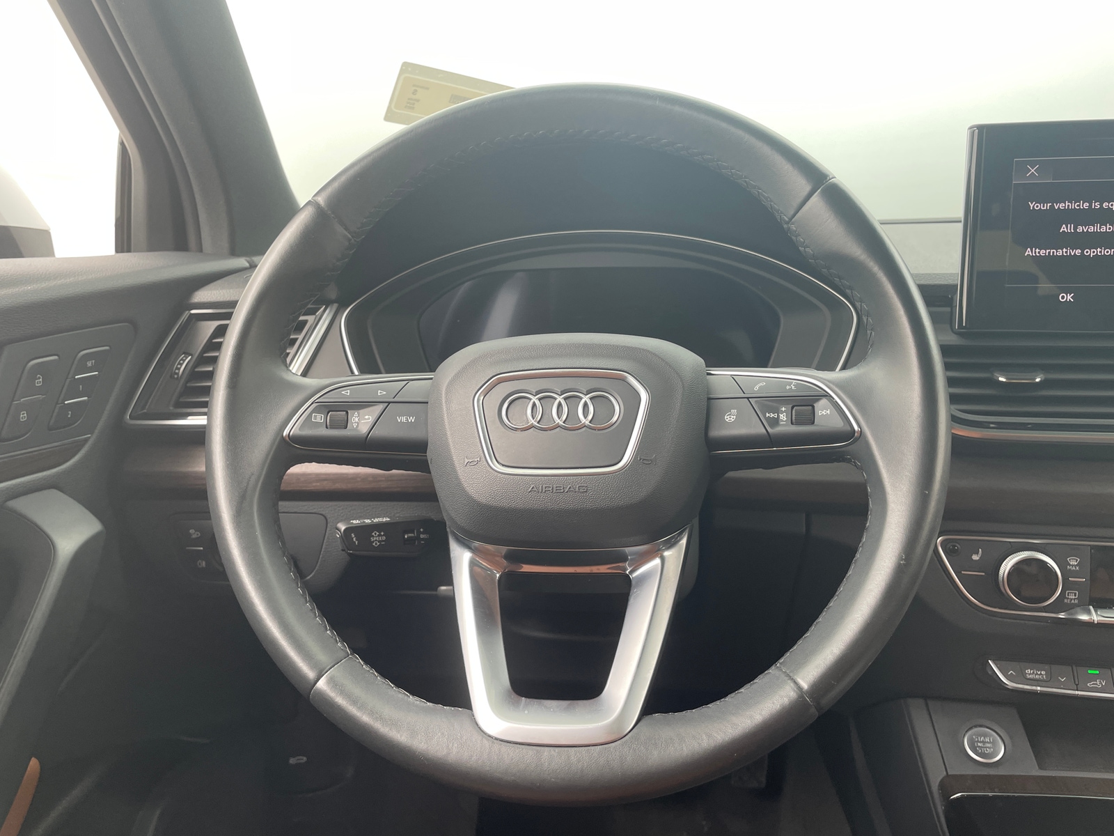Thumbnail: 2023 Audi Q5 - 4