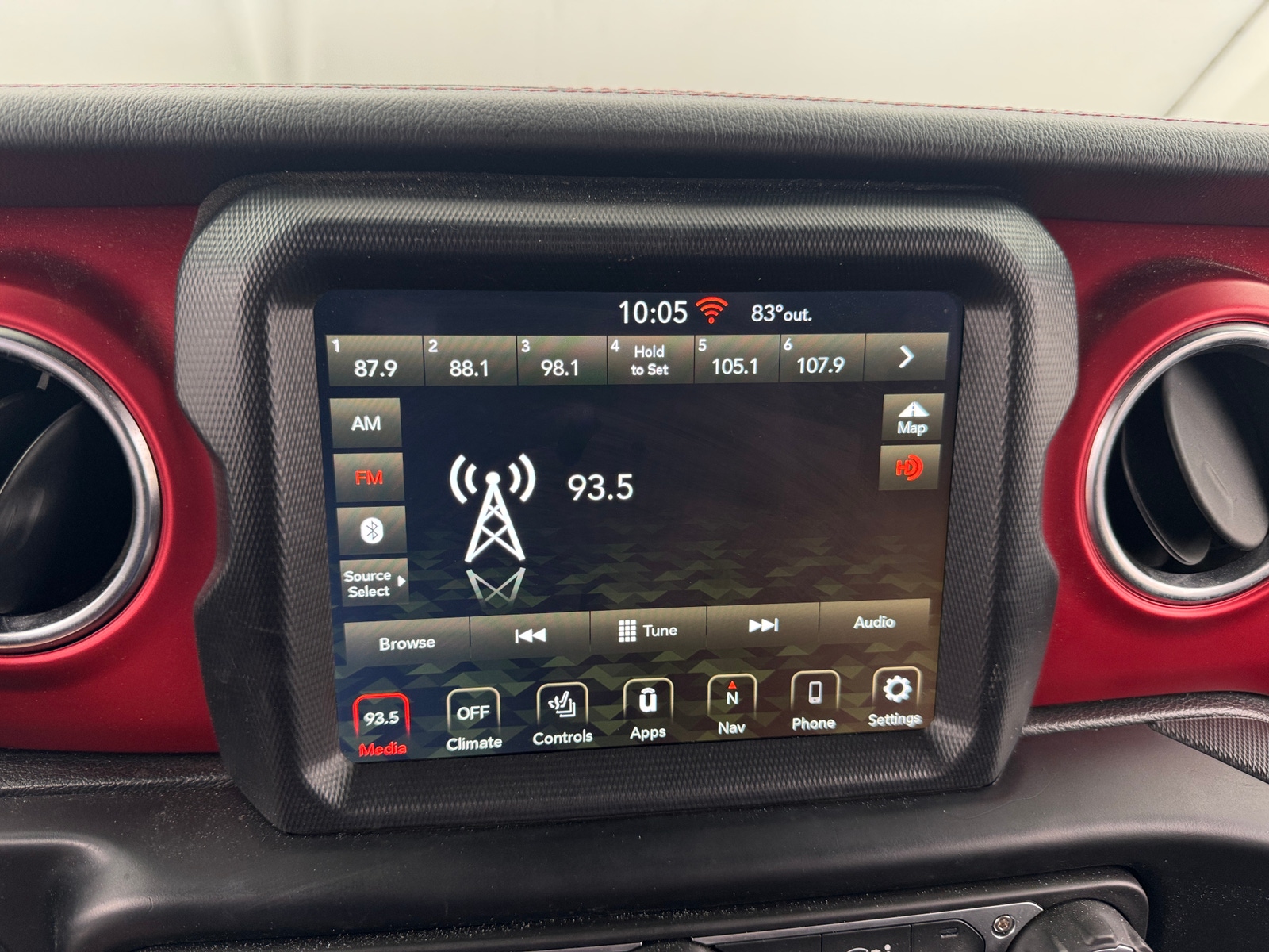Thumbnail: 2021 Jeep Gladiator - 4