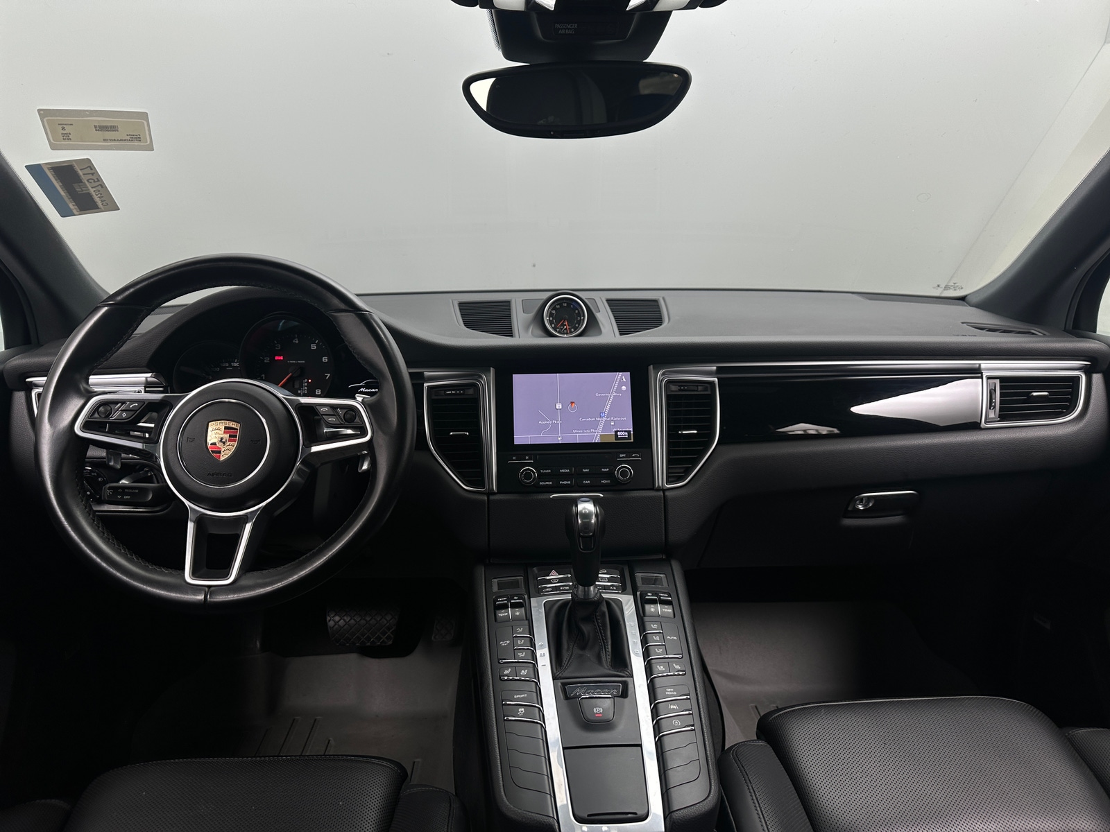 Thumbnail: 2018 Porsche Macan - 2