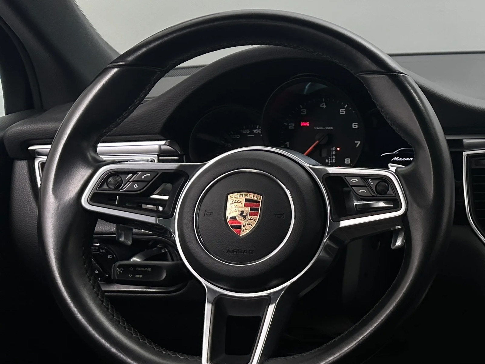Thumbnail: 2018 Porsche Macan - 4