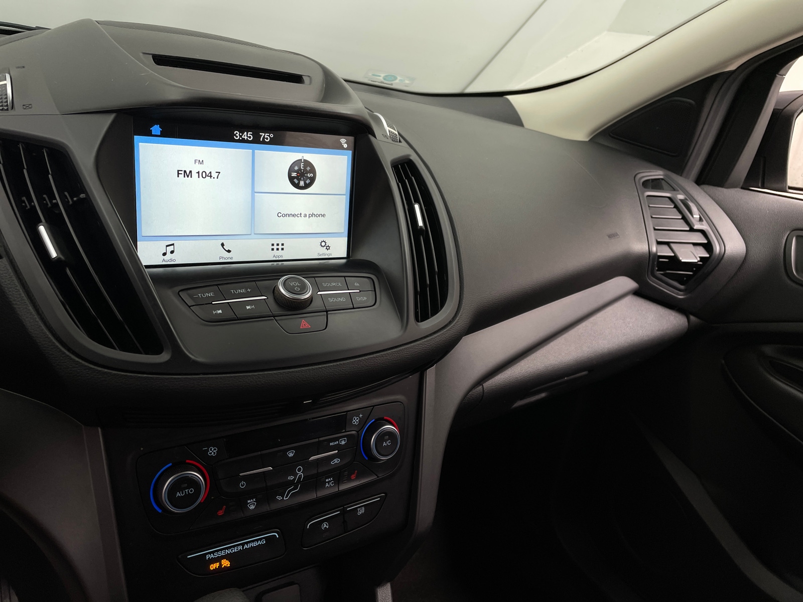 Thumbnail: 2018 Ford Escape - 4