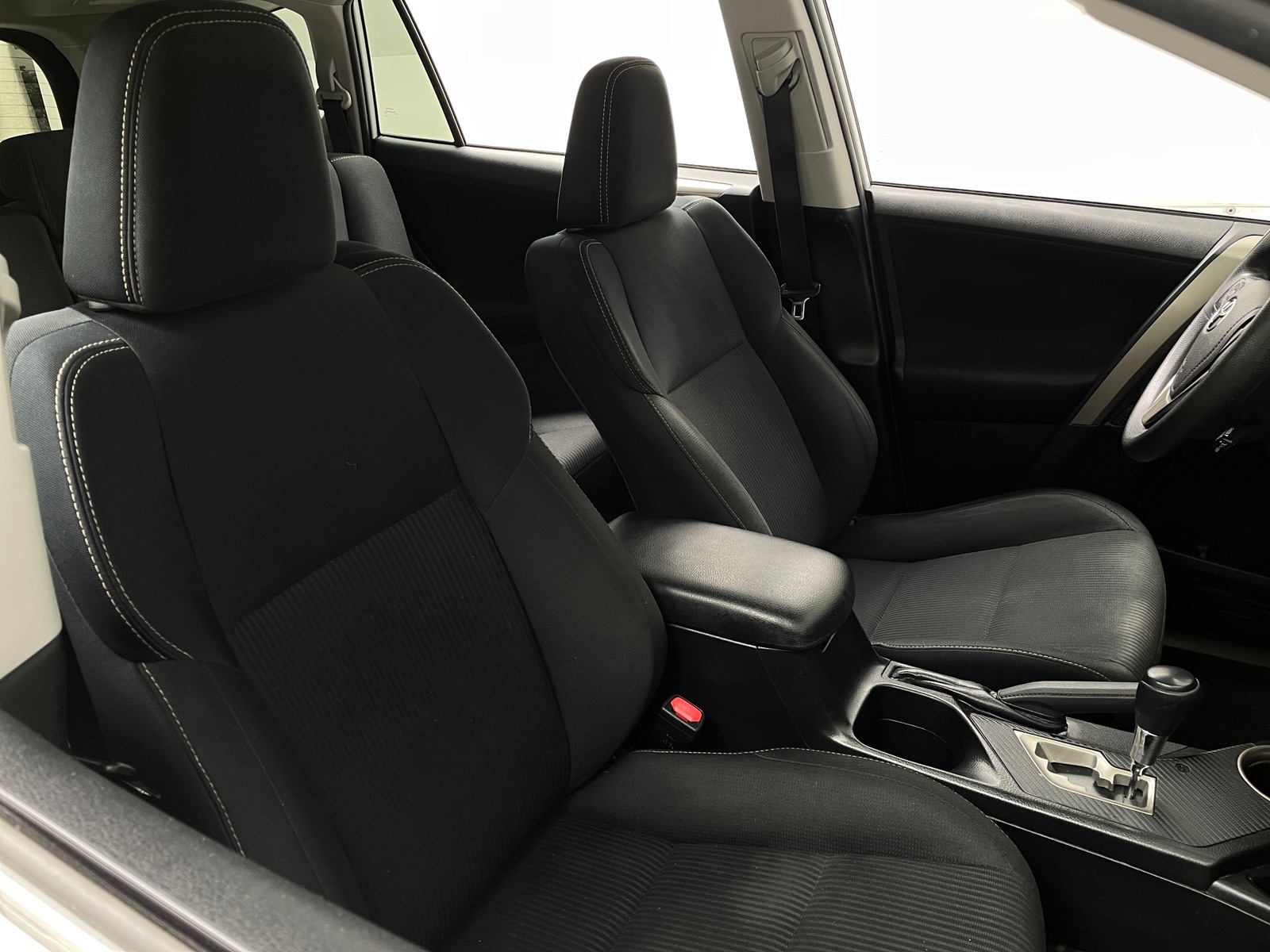 Thumbnail: 2015 Toyota RAV4 - 2