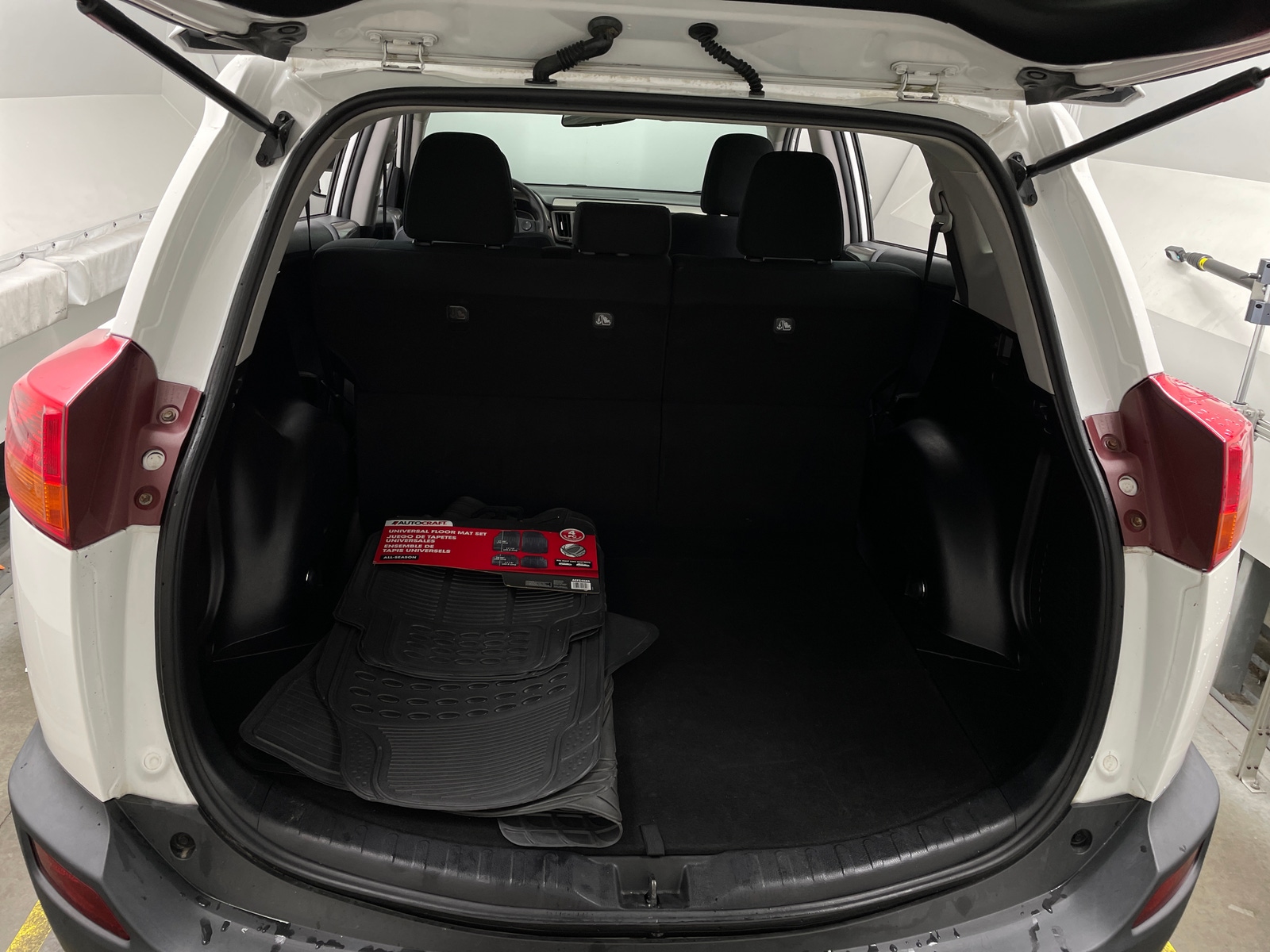 Thumbnail: 2015 Toyota RAV4 - 7