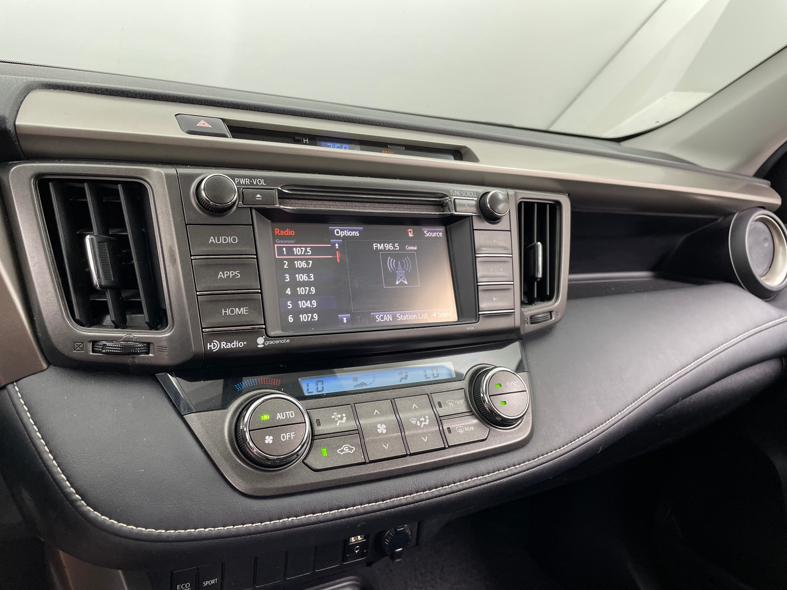 Thumbnail: 2015 Toyota RAV4 - 4
