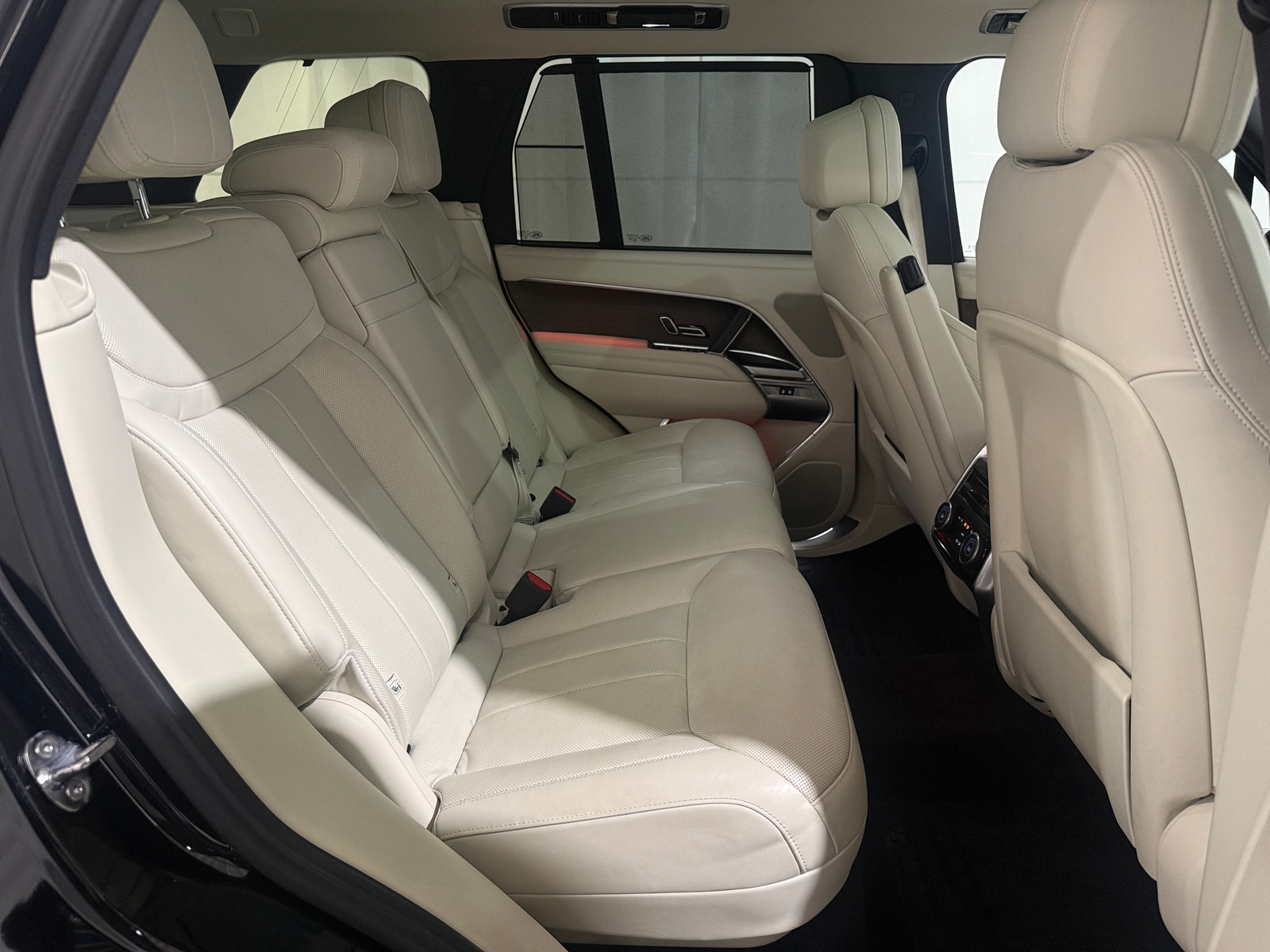 Thumbnail: 2023 Land Rover Range Rover - 5