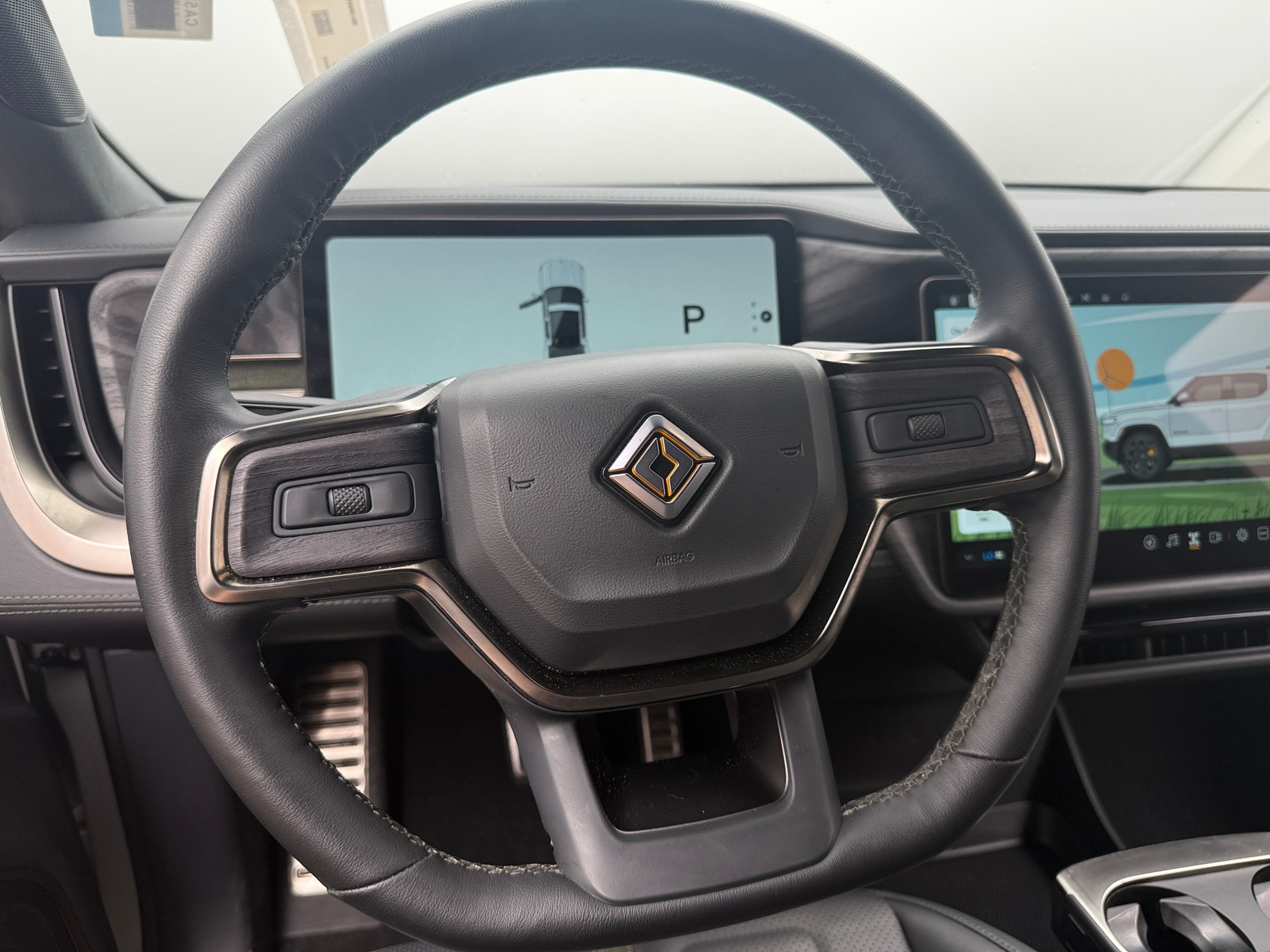 Thumbnail: 2022 Rivian R1T - 4