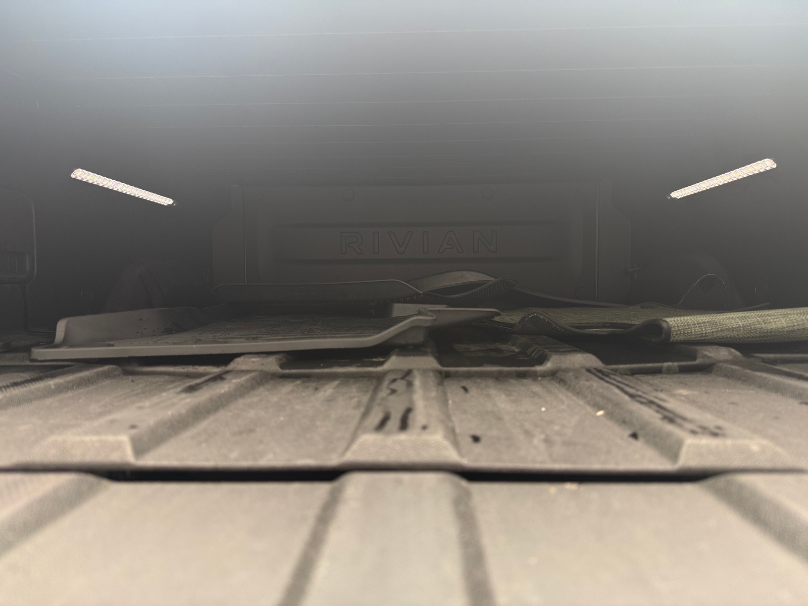 Thumbnail: 2022 Rivian R1T - 6