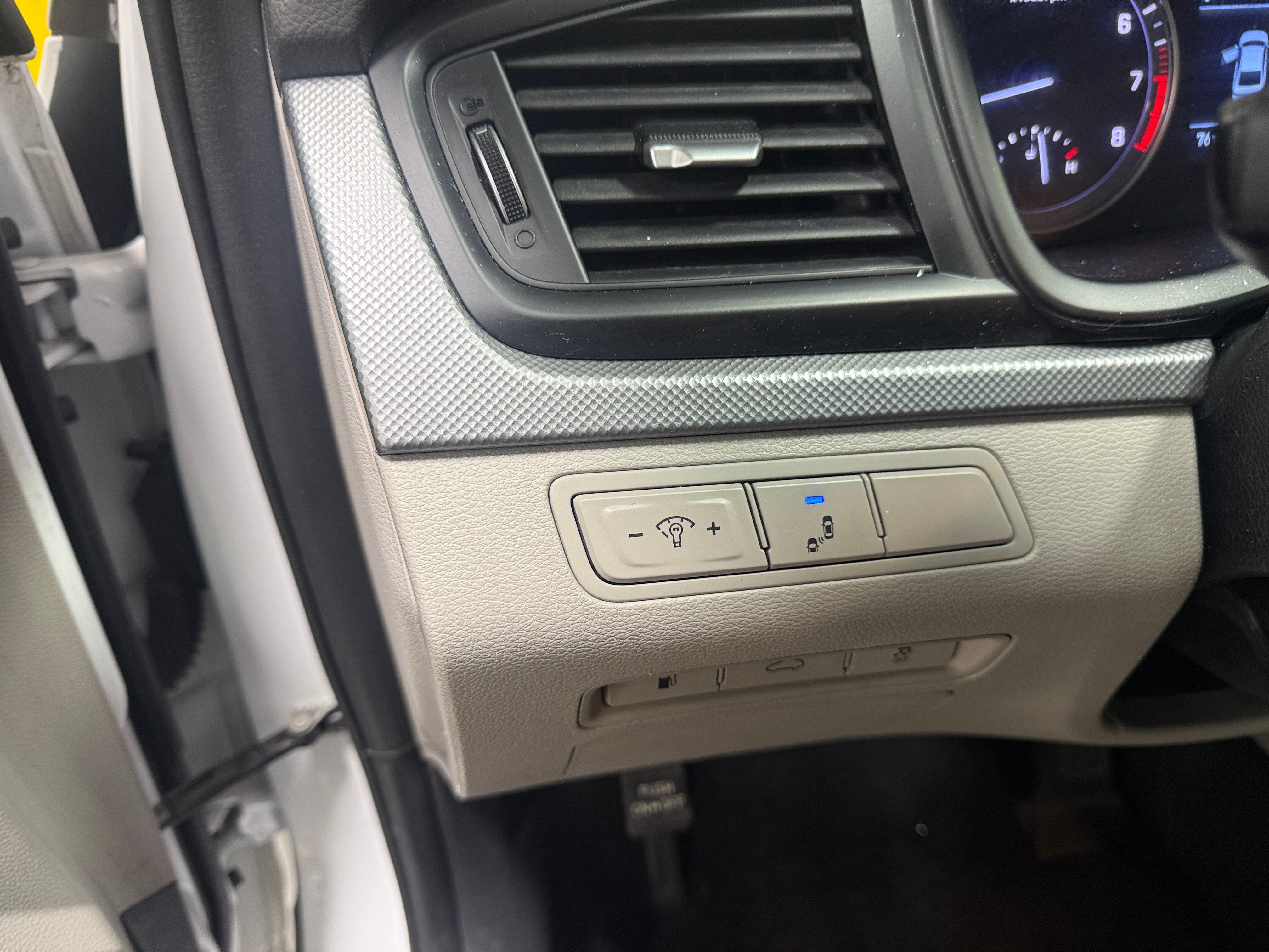 Used 2018 Hyundai Sonata SE with VIN 5NPE24AF5JH642101 for sale in Pewaukee, WI