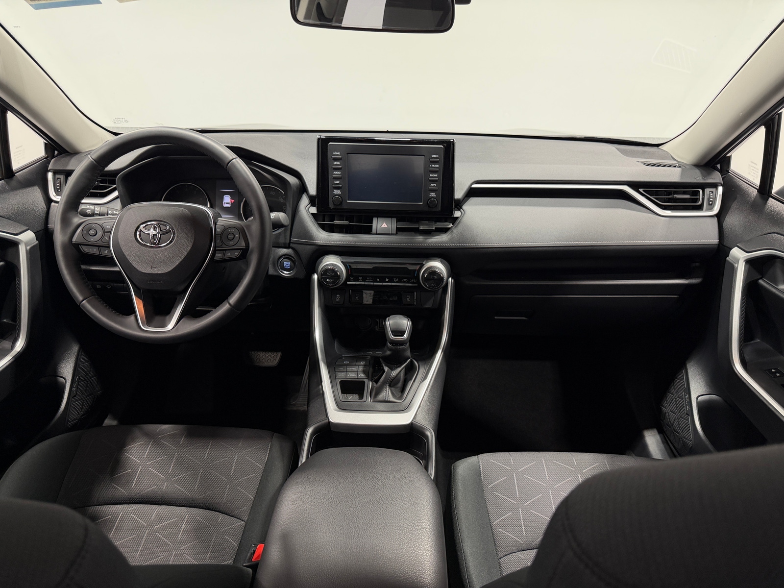Thumbnail: 2019 Toyota RAV4 - 3