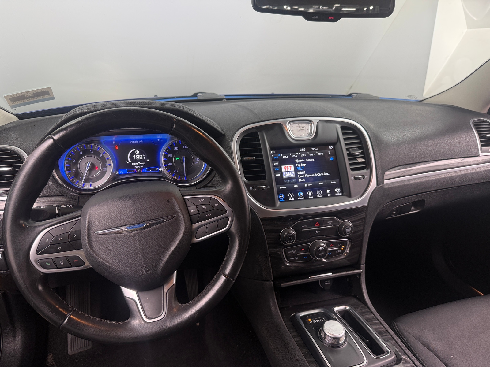 Thumbnail: 2019 Chrysler 300 - 3