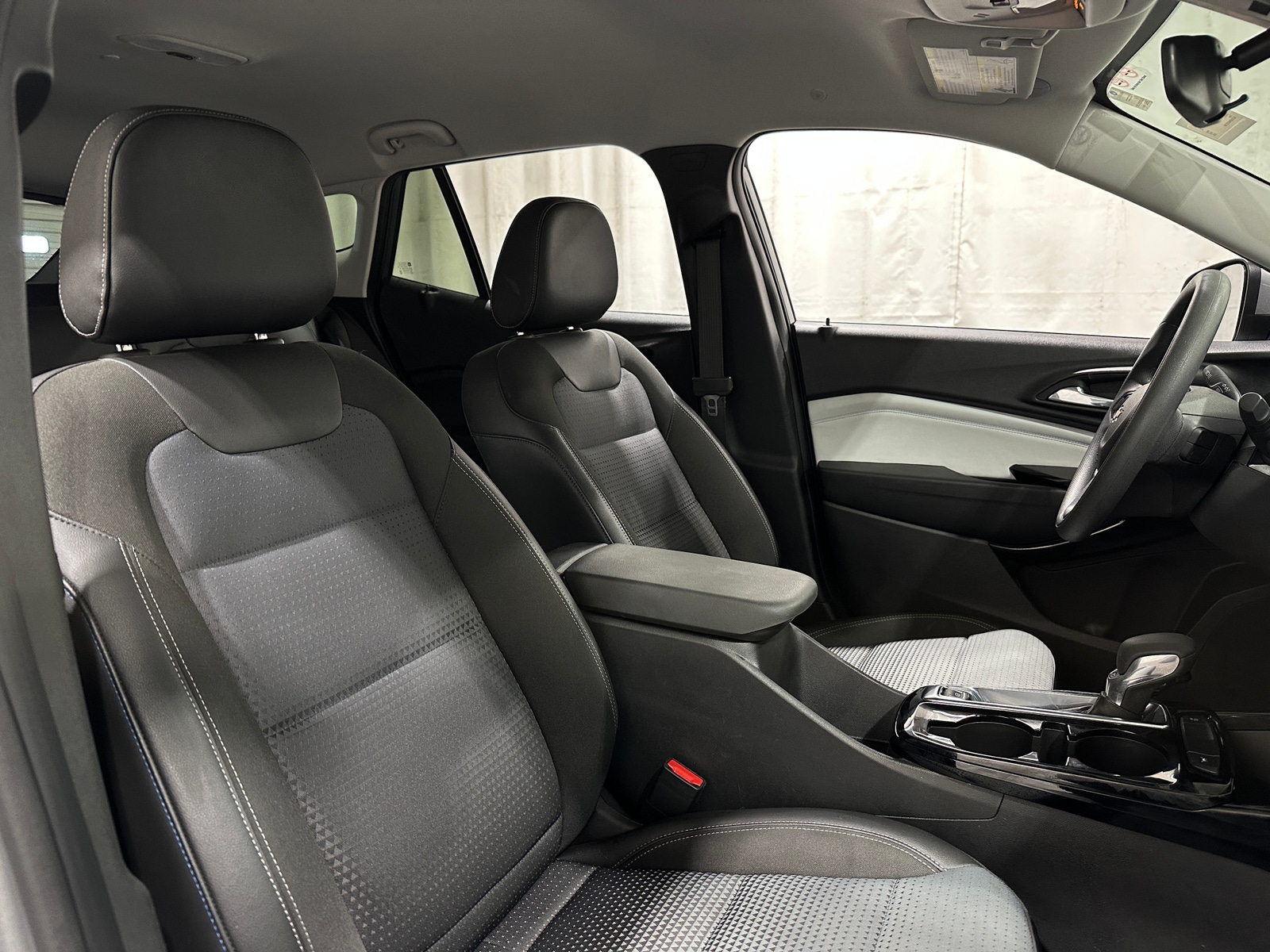 Thumbnail: 2025 Chevrolet Trax - 2