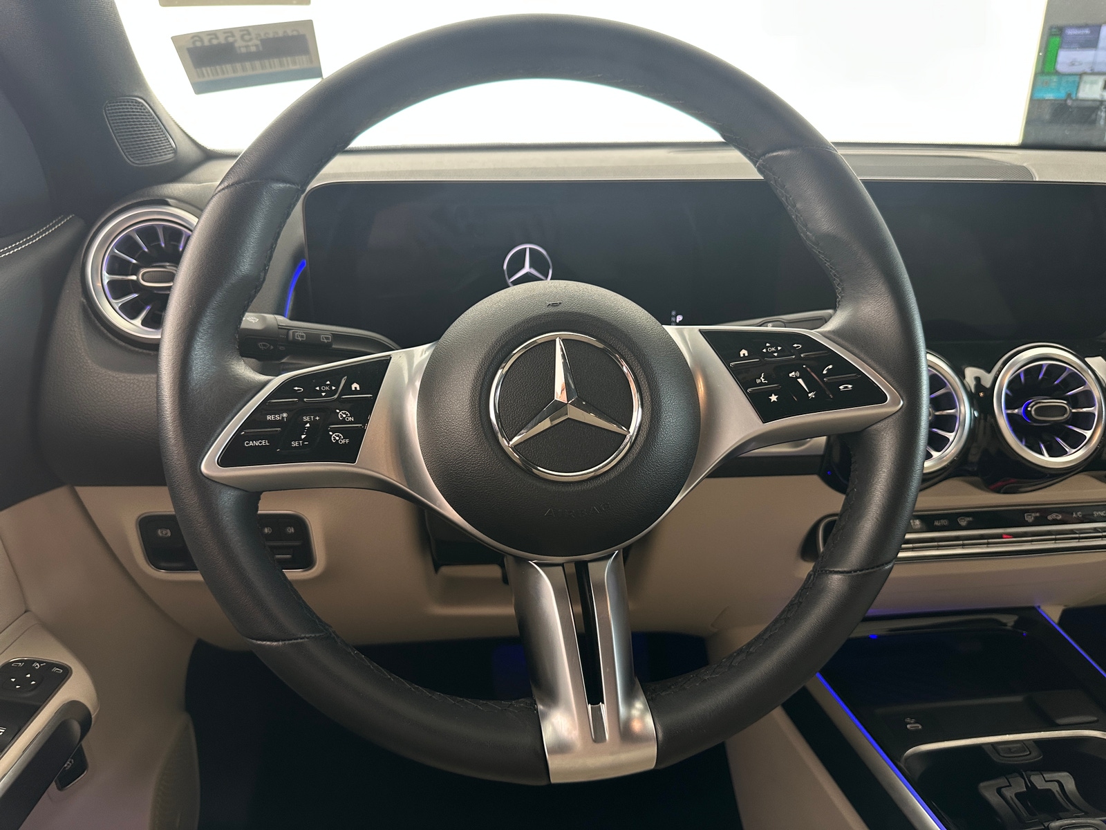 Thumbnail: 2025 Mercedes-Benz GLB - 4